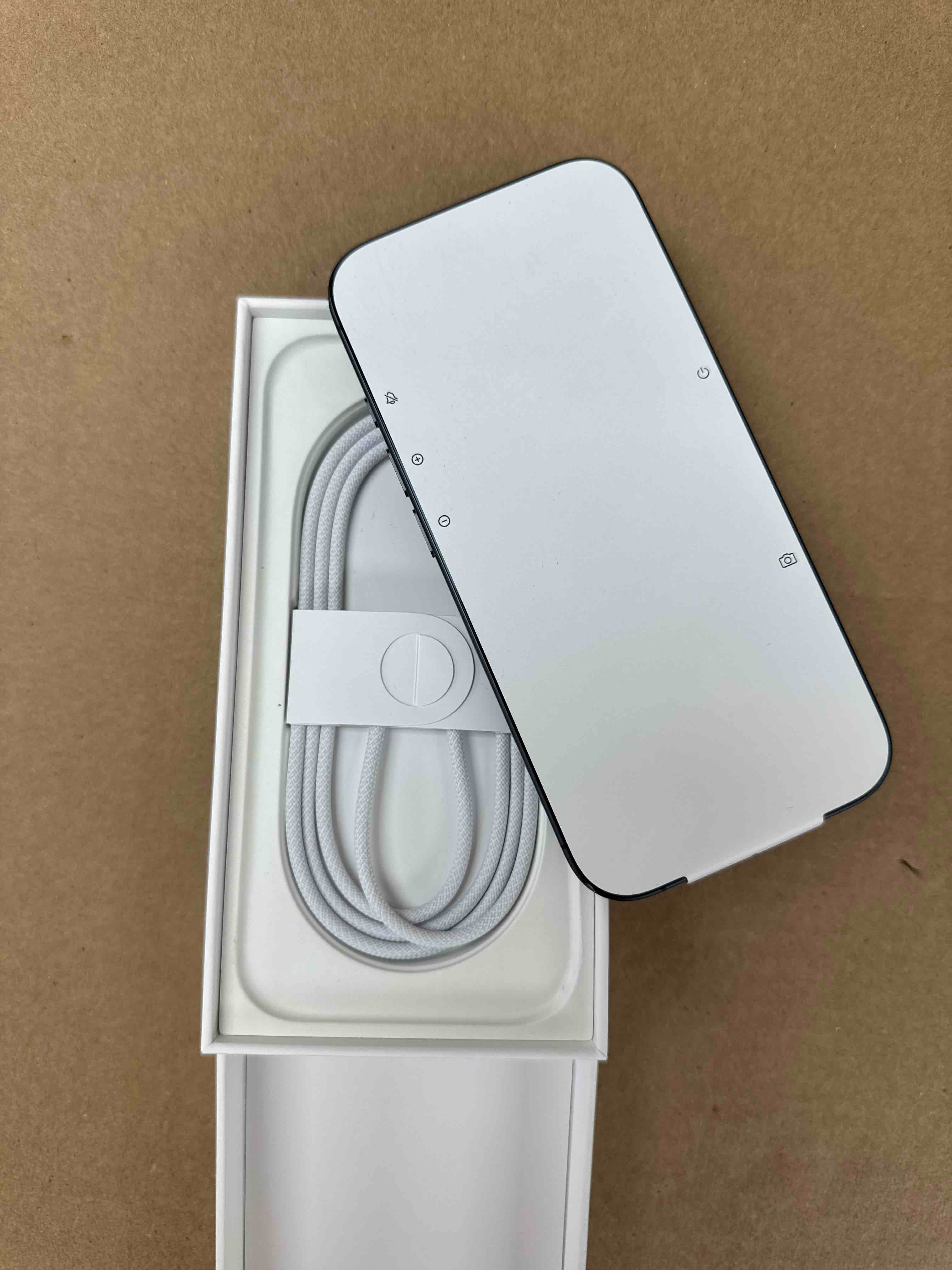 https://s3.amazonaws.com/lotting-images-prod/bidfta/TEA3852800_1778001887033.jpeg