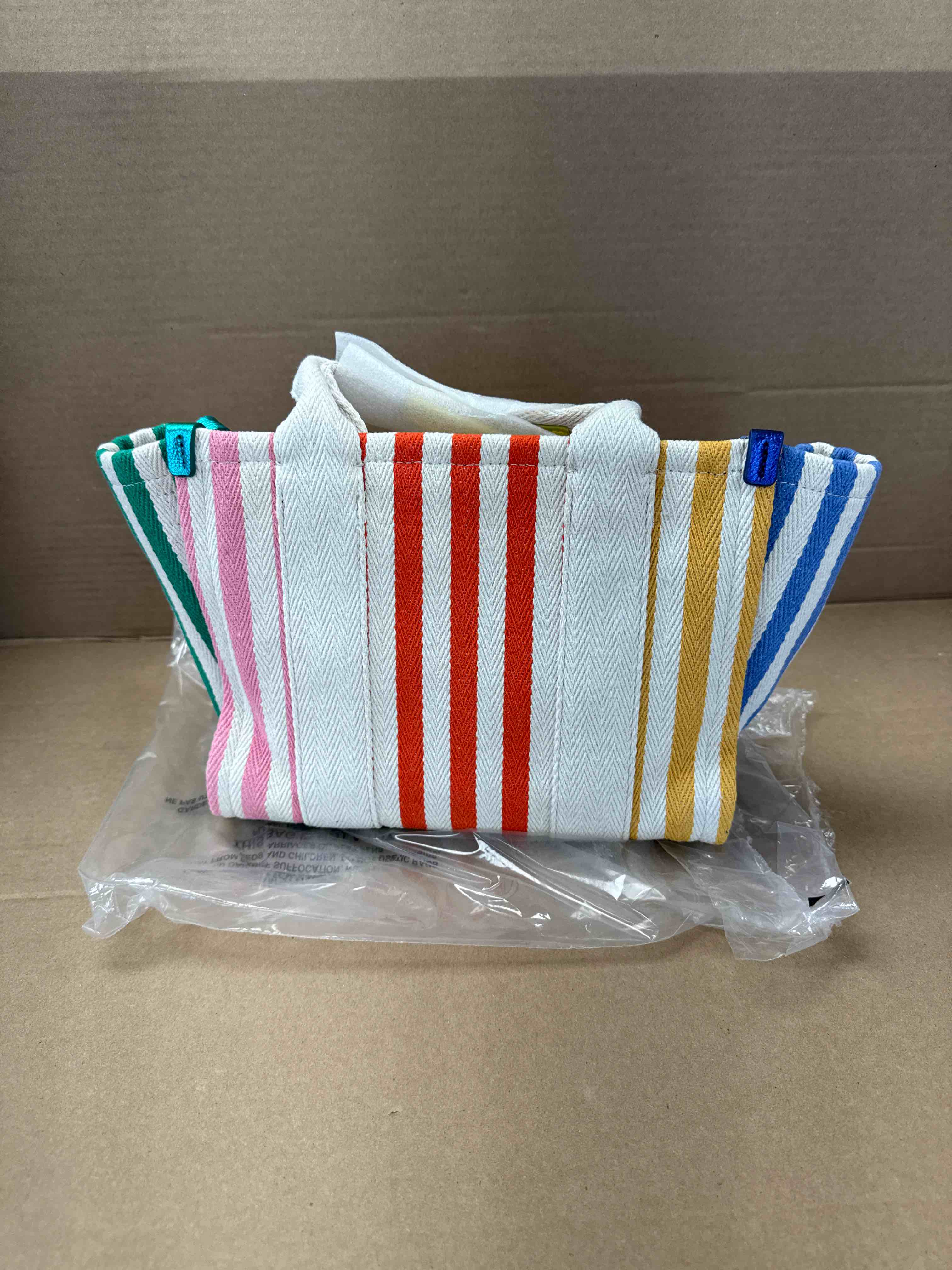 https://s3.amazonaws.com/lotting-images-prod/bidfta/TEA3852815_1778080322077.jpeg