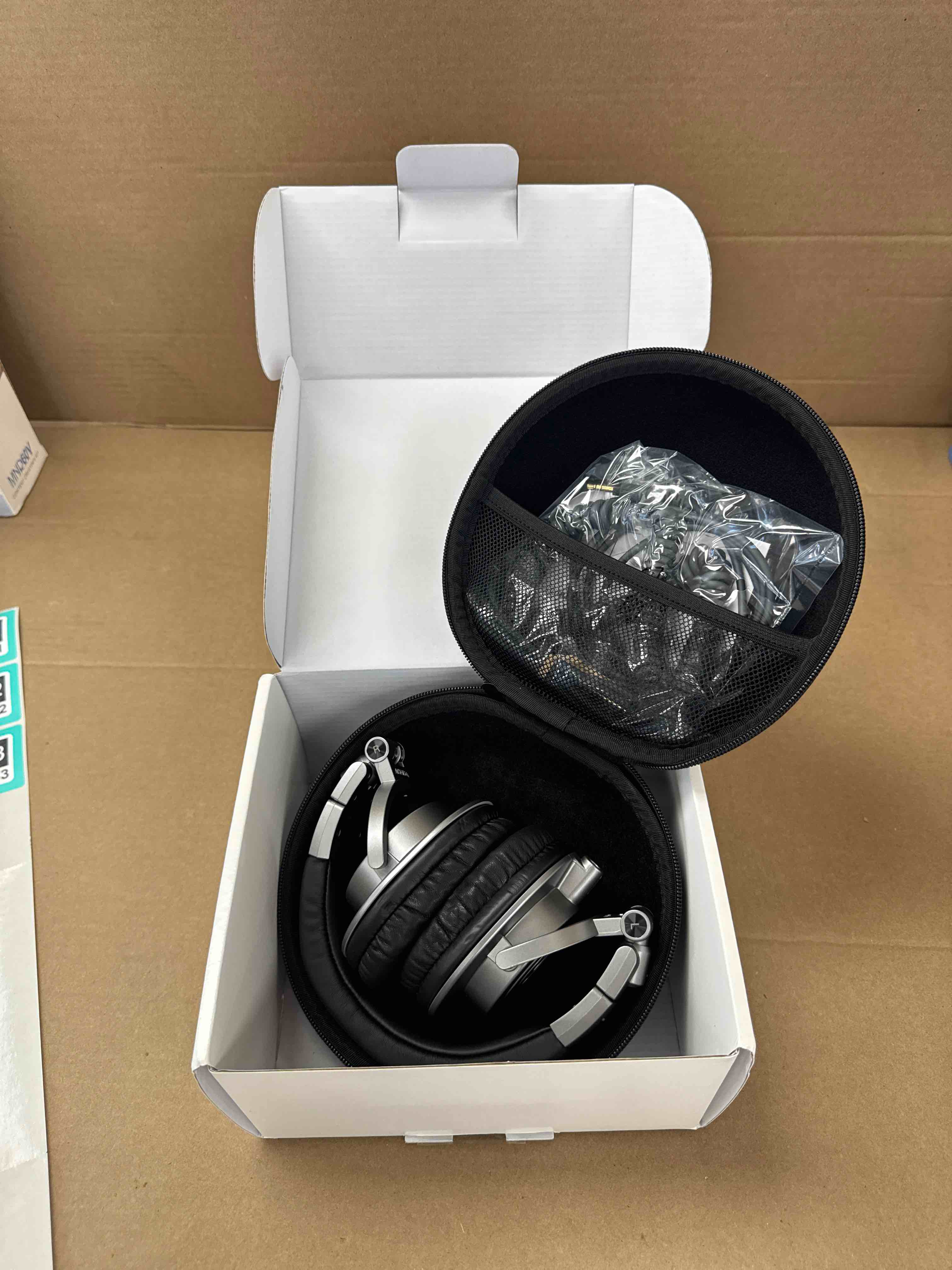 https://s3.amazonaws.com/lotting-images-prod/bidfta/TEA3852833_1778084883610.jpeg