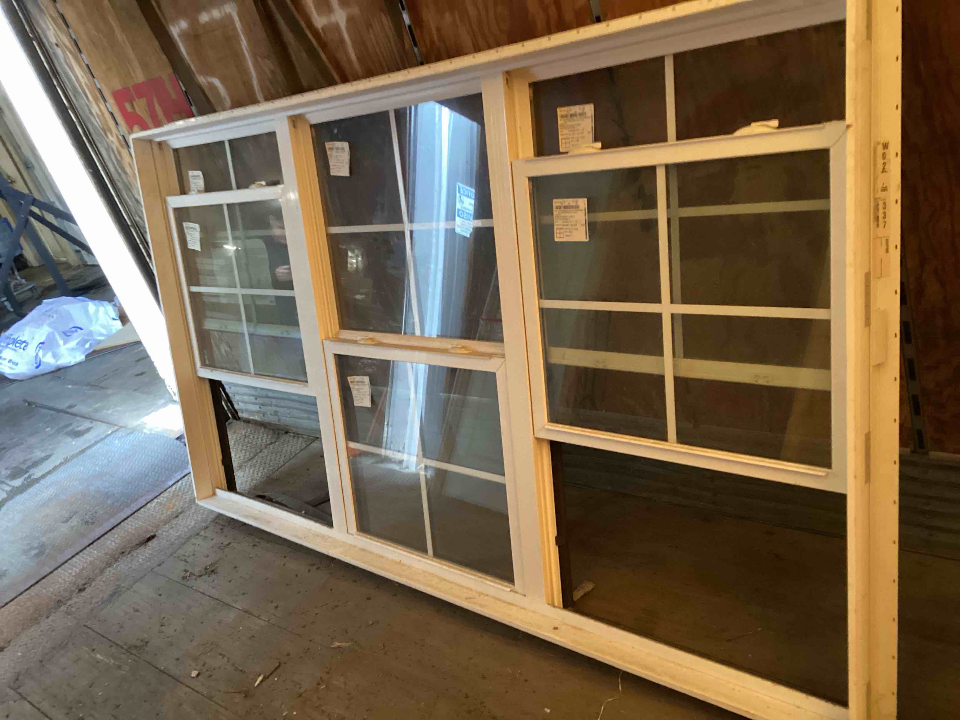 Condition photo showing Good Condition for plygem triple window