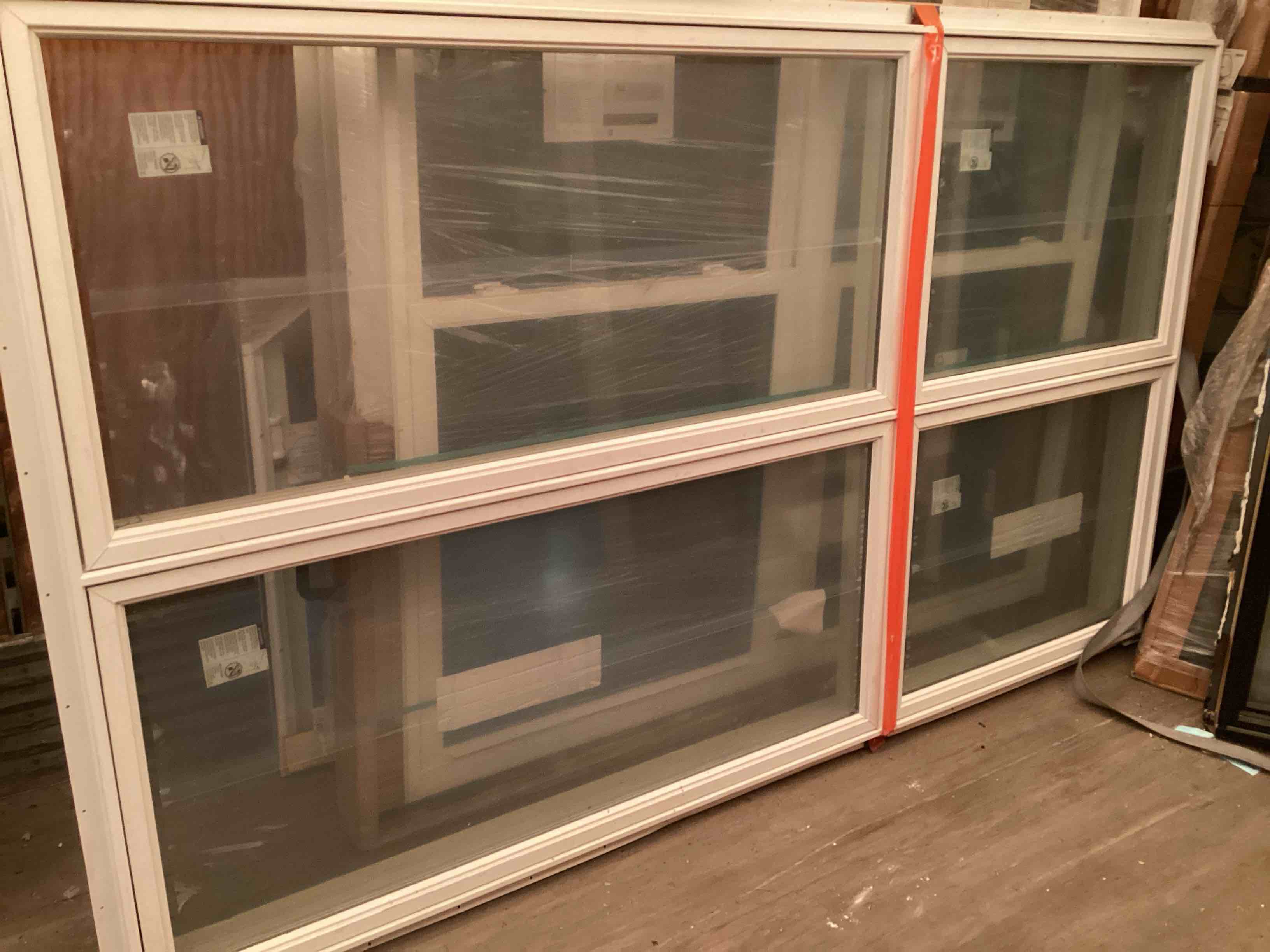 Condition photo showing Good Condition for double picture windows