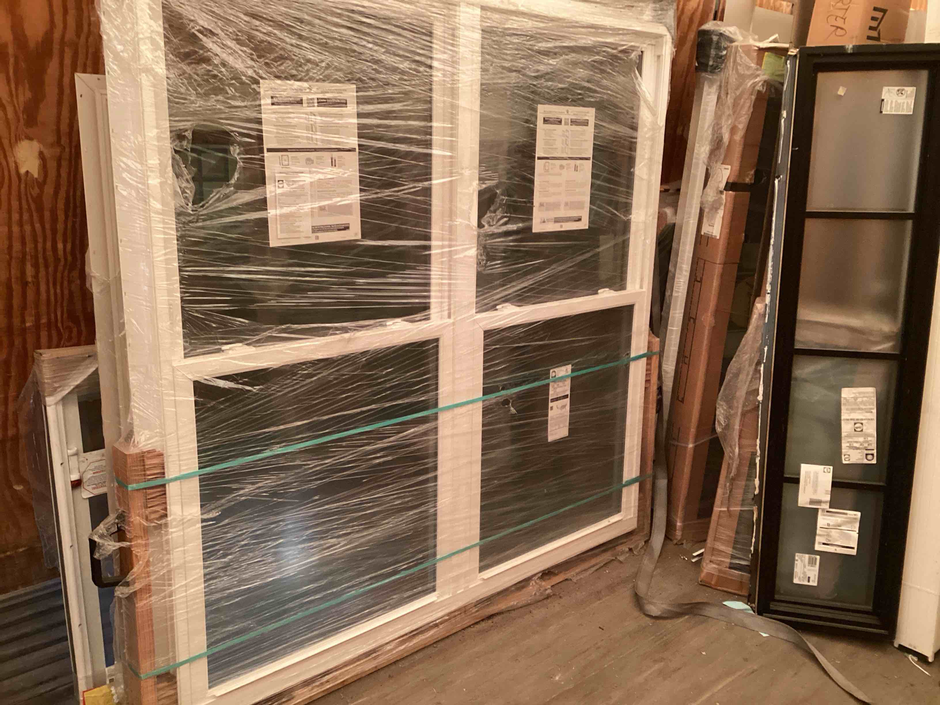 Condition photo showing New/Like New for pella double window