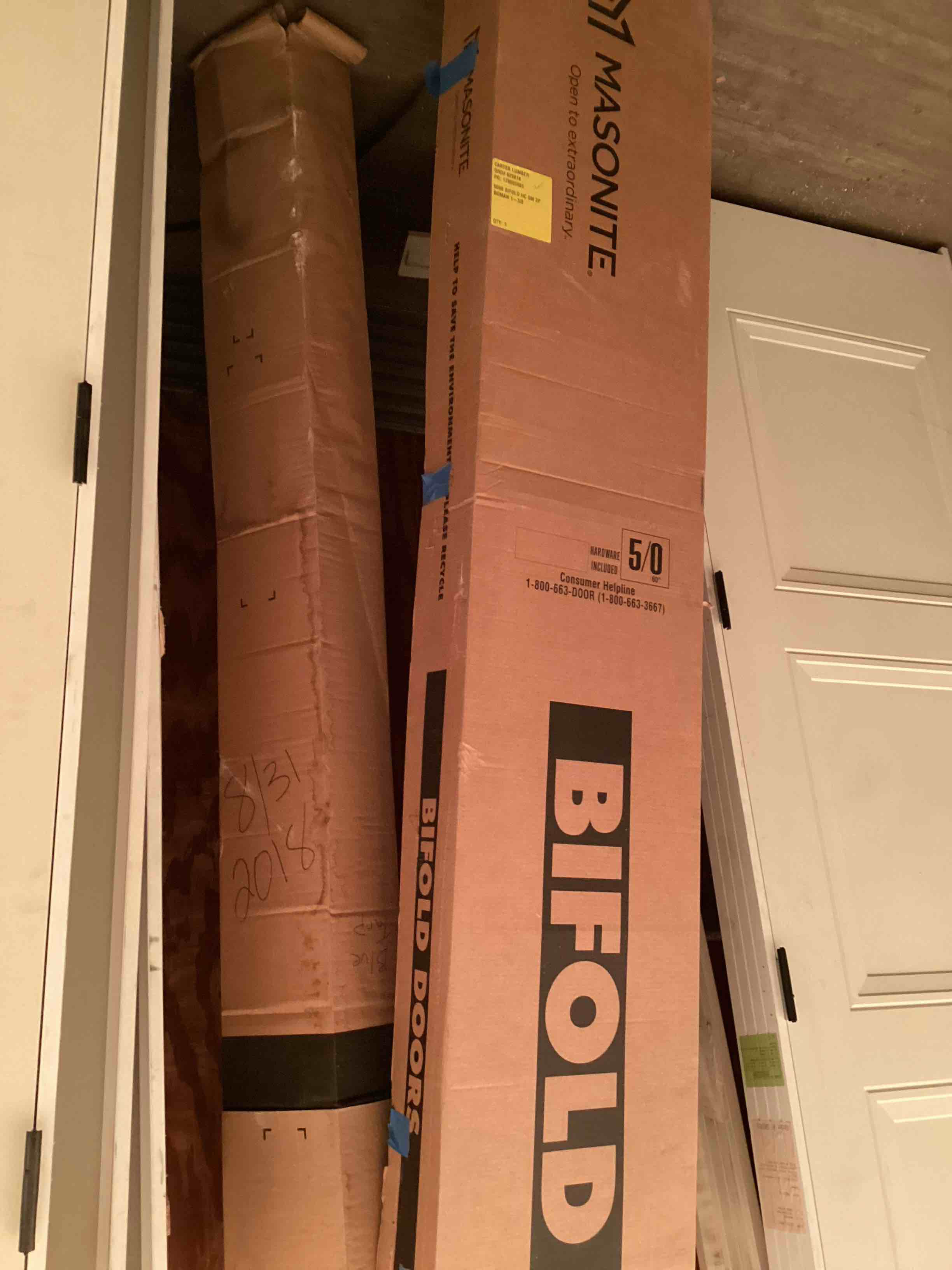 Condition photo showing New/Like New for 5 foot by whole door hardware included