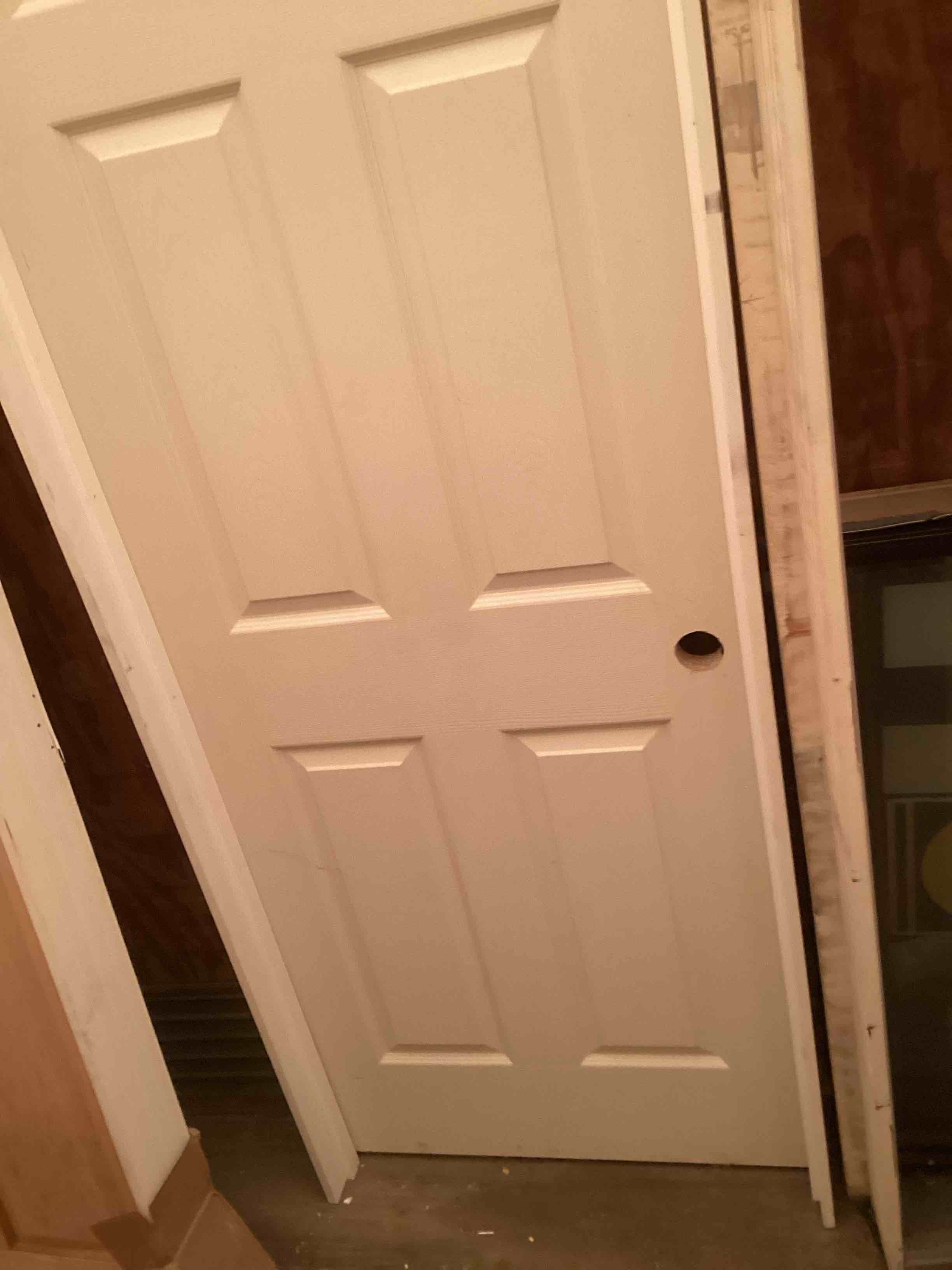 Condition photo showing Good Condition for interior door