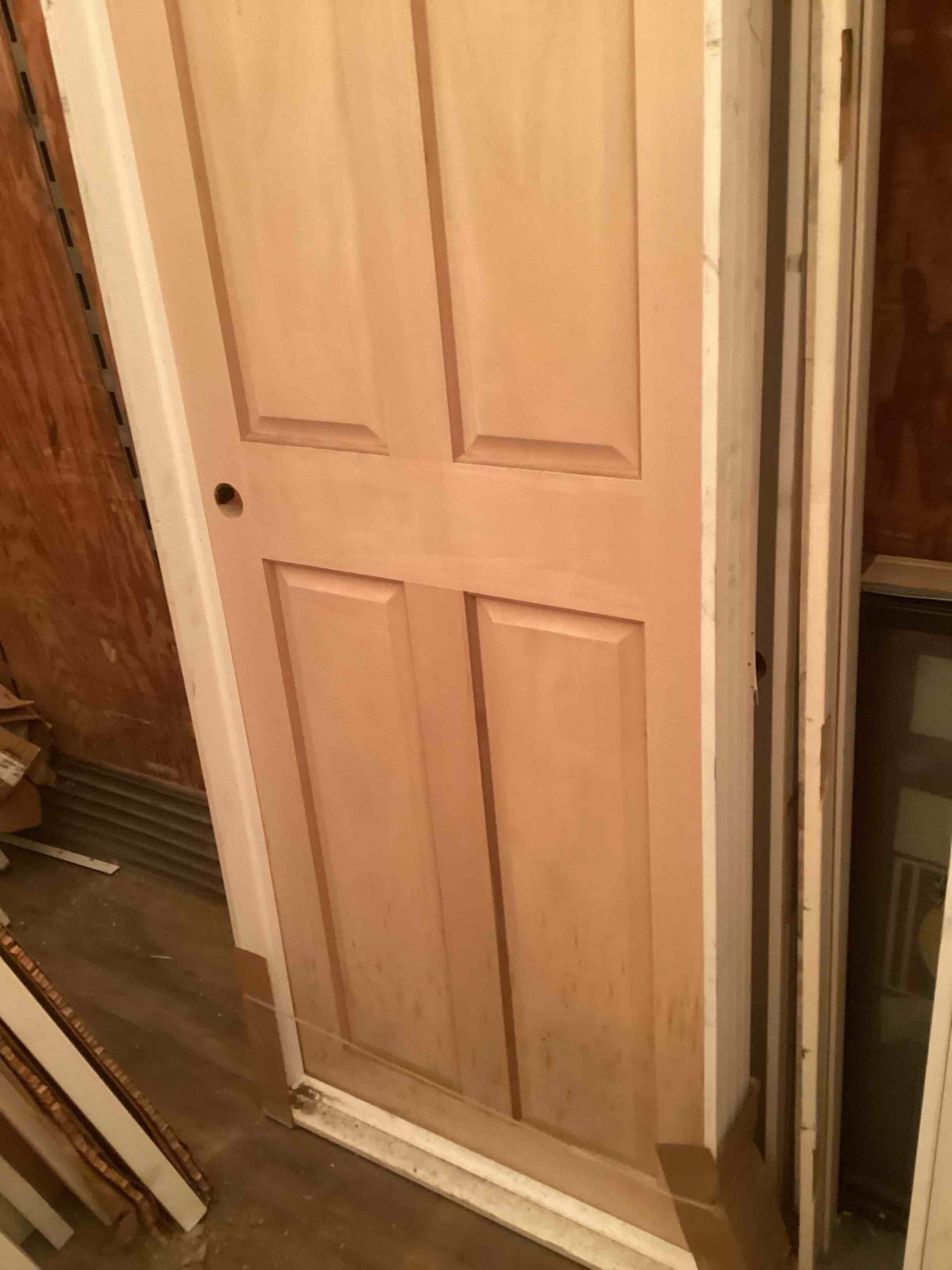 Condition photo showing Good Condition for unfinished interior door