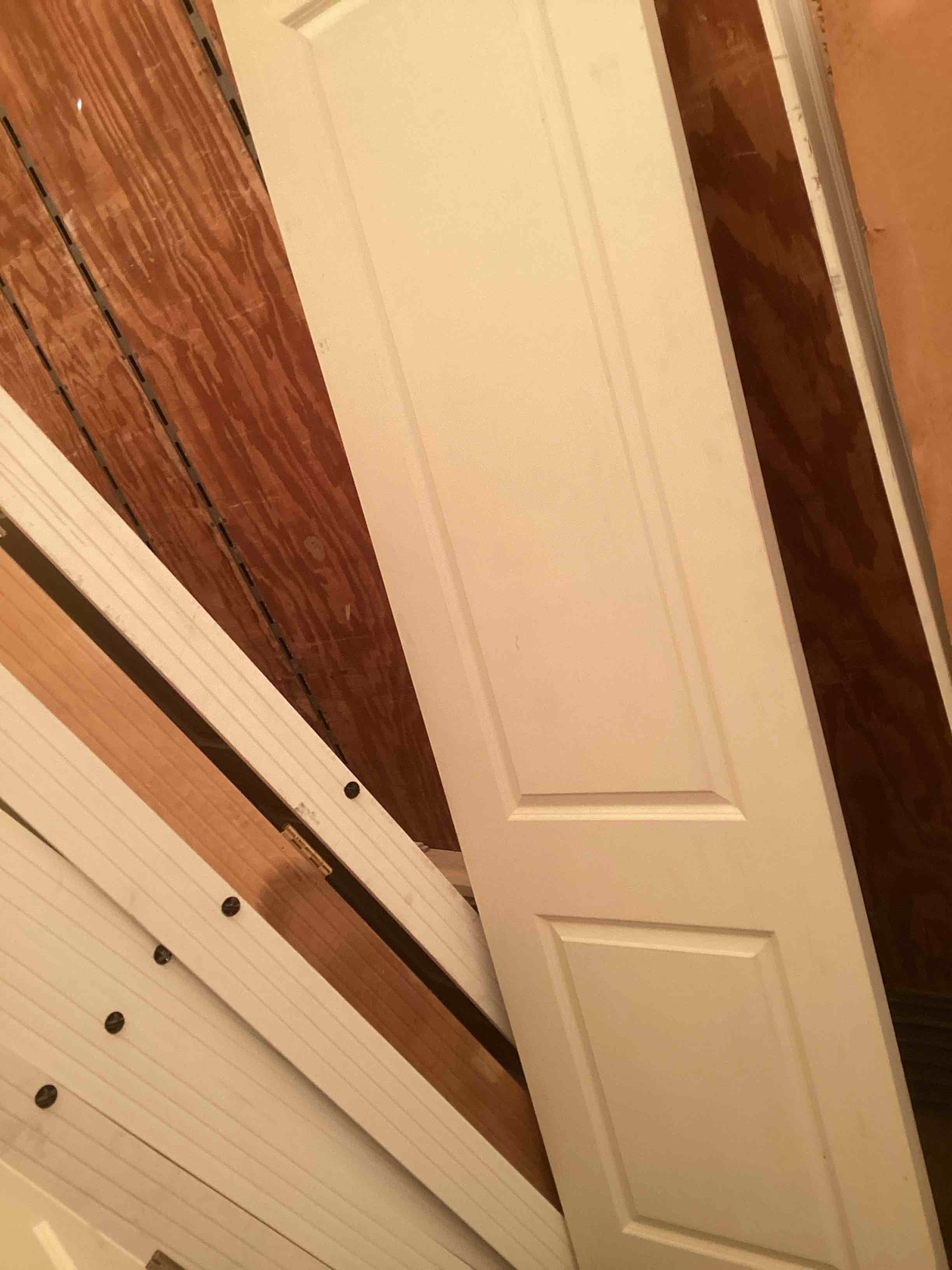 Condition photo showing Good Condition for interior door