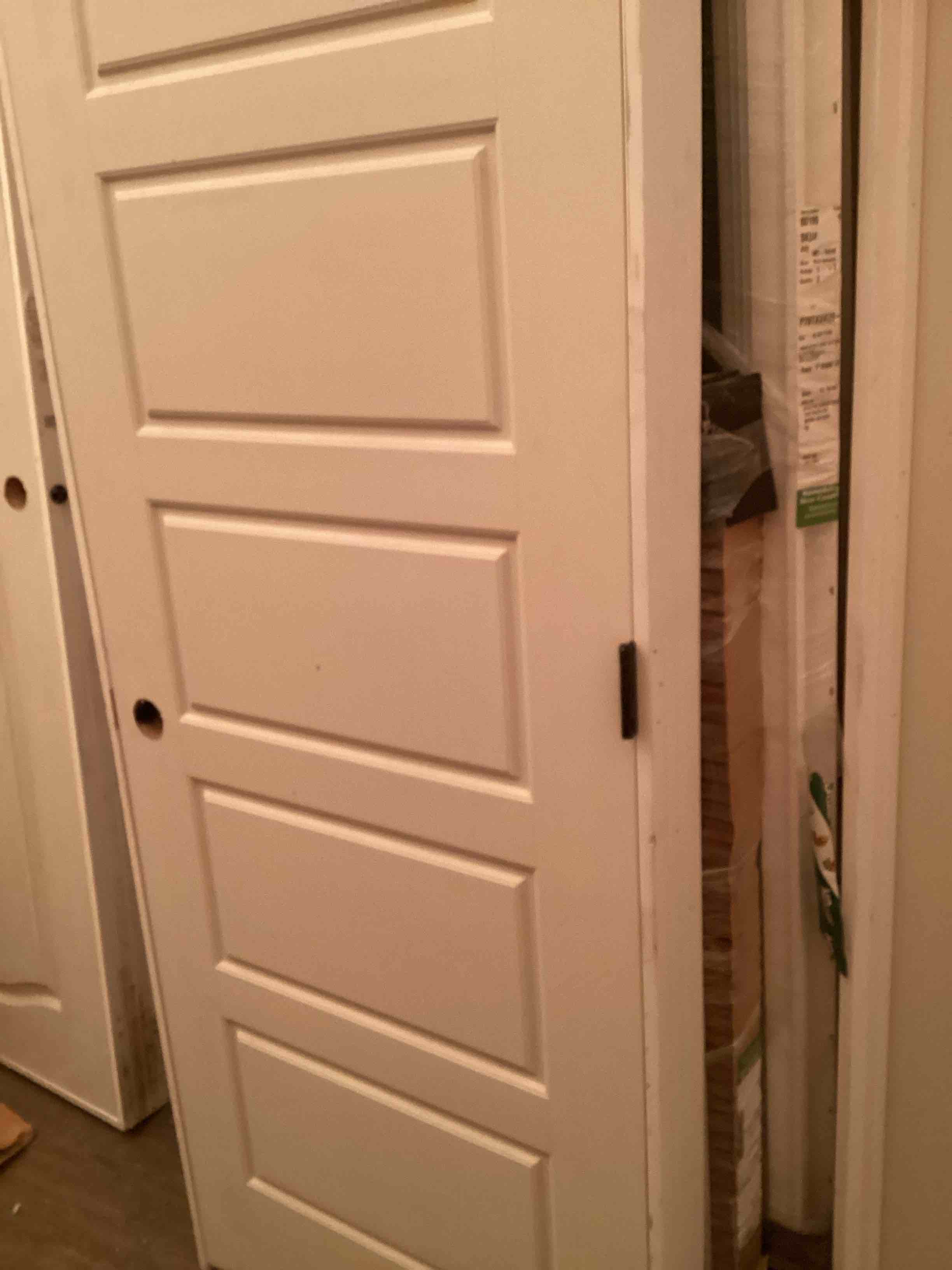 Condition photo showing Good Condition for internal door