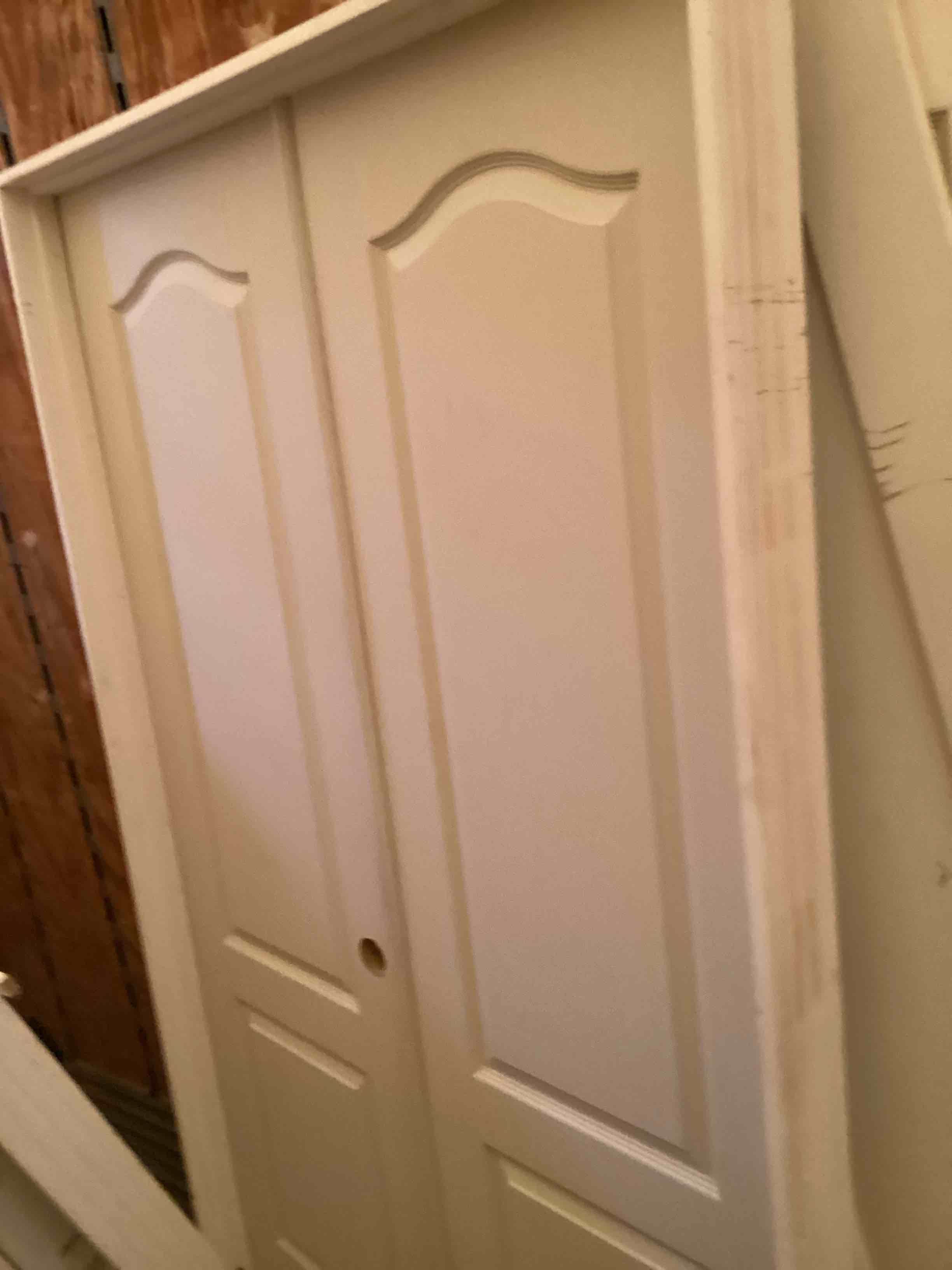 Condition photo showing Good Condition for double entry door interior
