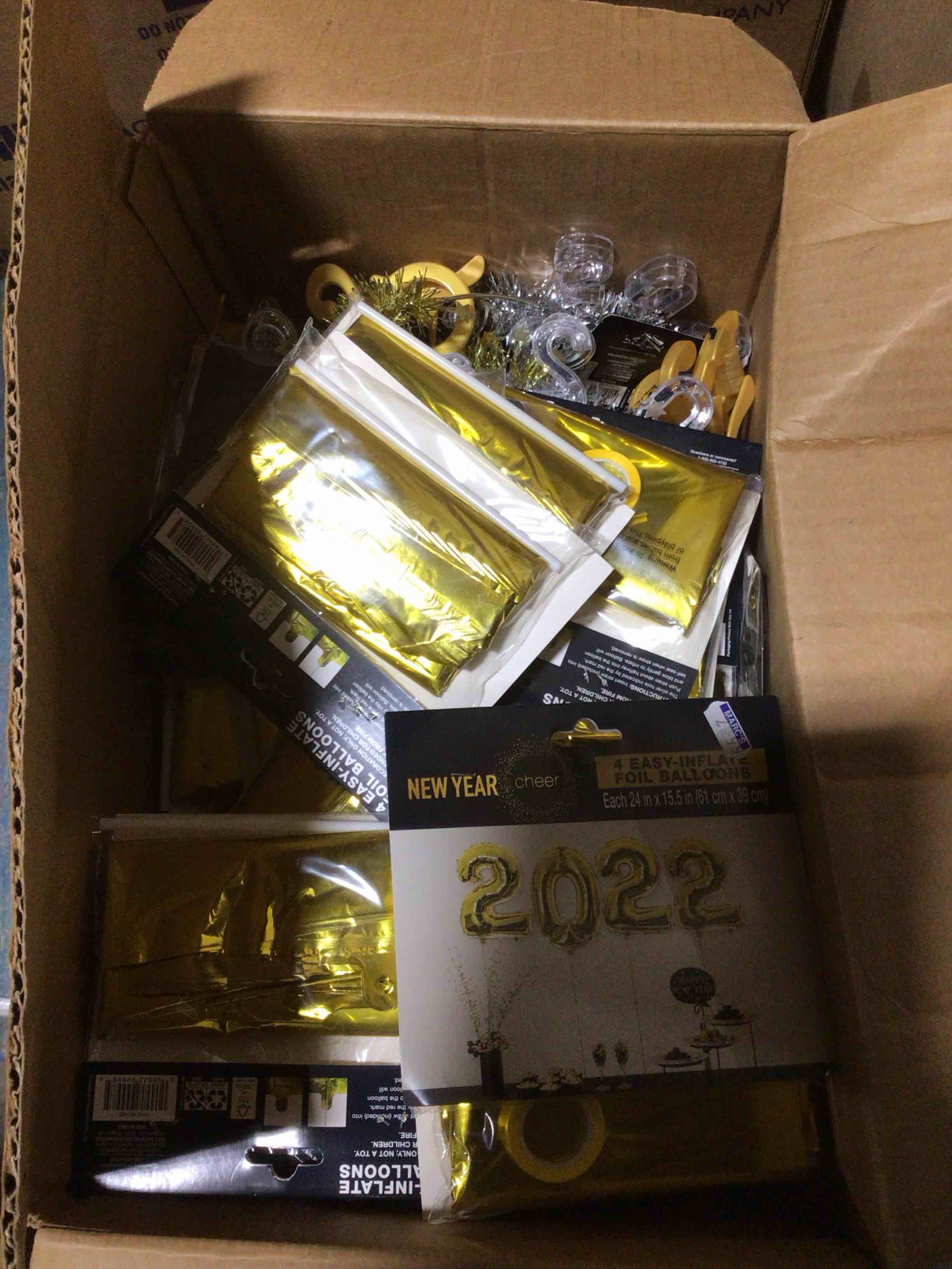 Condition photo showing Good Condition for box lot of miscellaneous items 