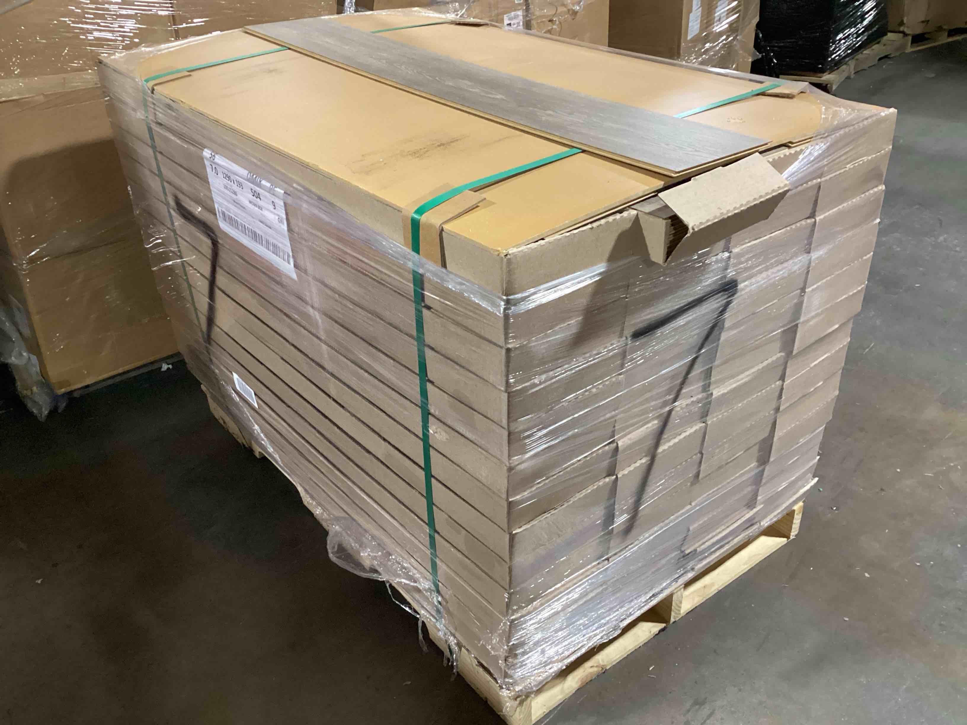 1376.59 Sq.Ft. Of 7mm Laminate Flooring, Your Bid Per Sq.Ft