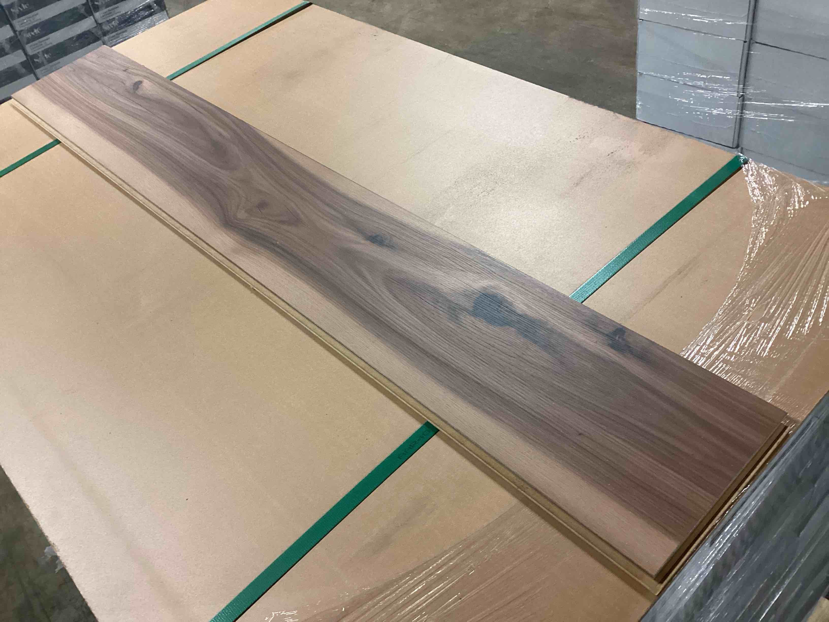 Condition photo showing New/Like New for 758.08 Sq.Ft. Of 10mm Laminate Flooring, Your Bid Per Sq.Ft