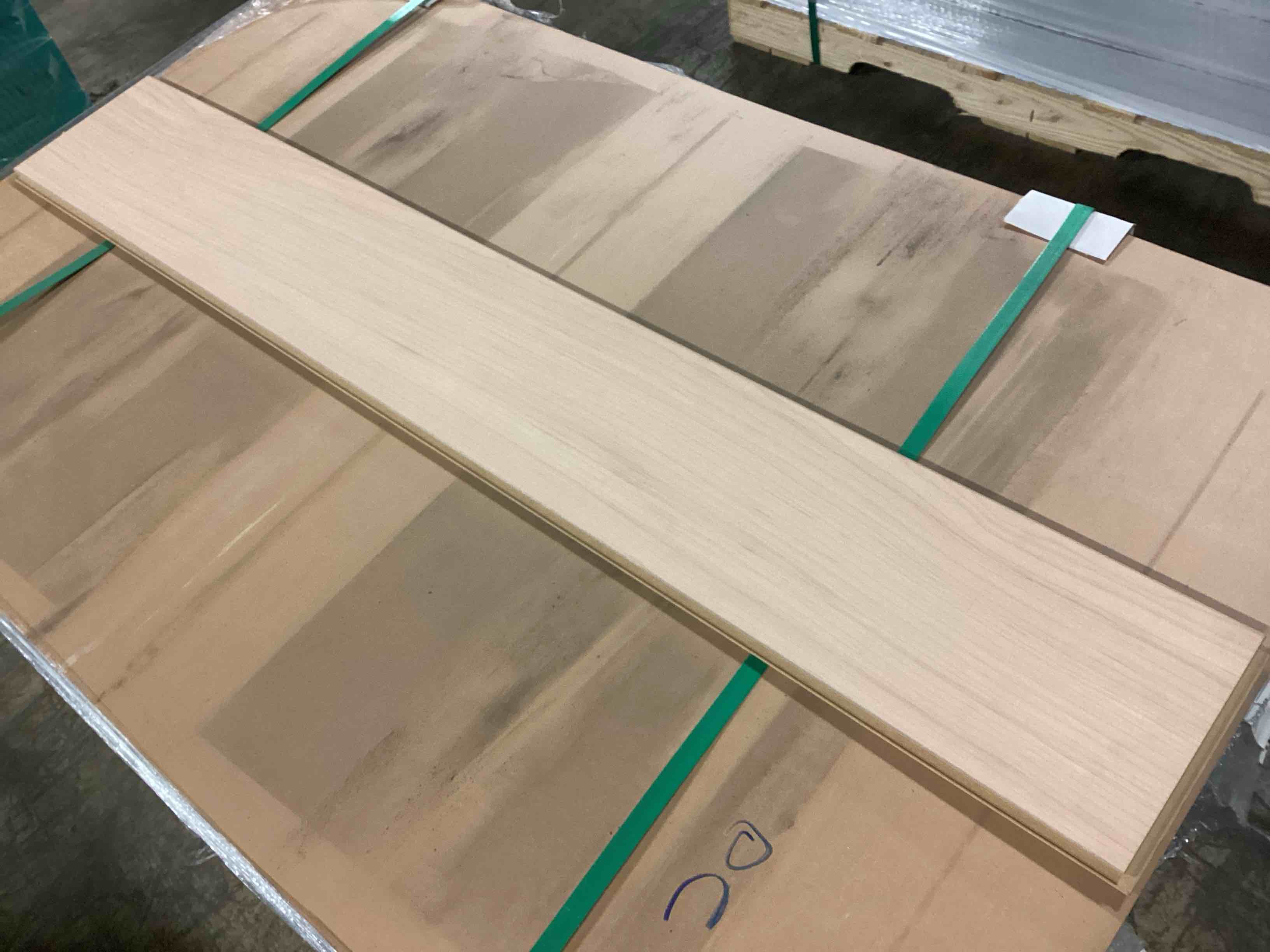 Condition photo showing New/Like New for 473.80 Sq.Ft. Of 10mm Laminate Flooring, Your Bid Per Sq.Ft