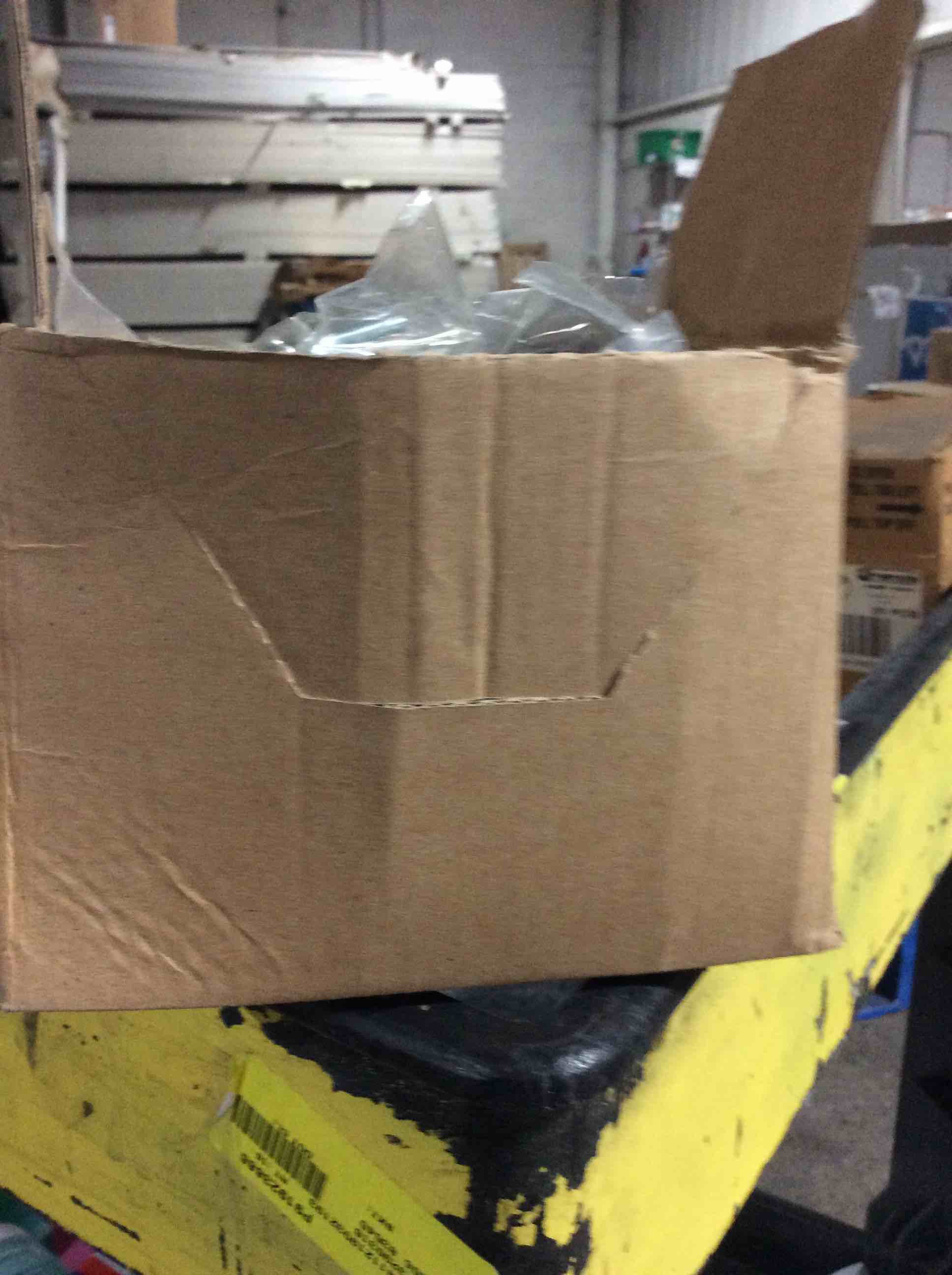 Condition photo showing Good Condition for box of 20 assortment door handle 