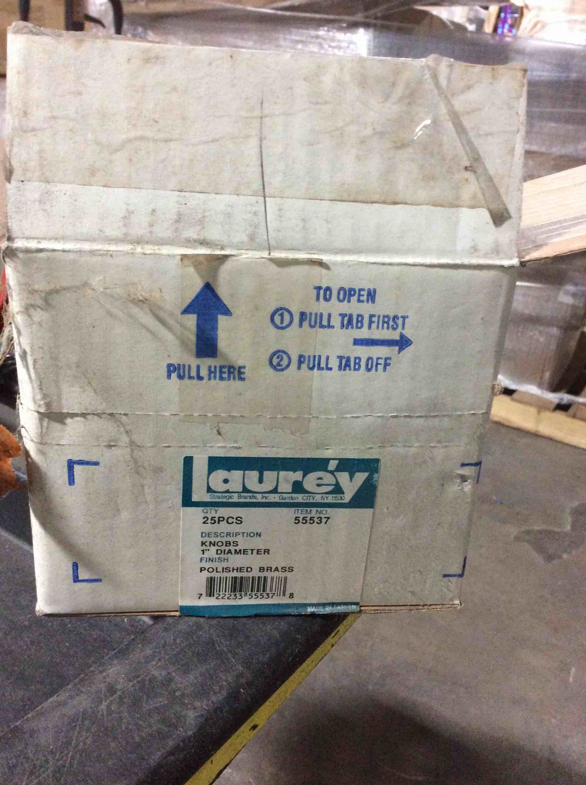 Condition photo showing Good Condition for box of 25 assortment door handle 