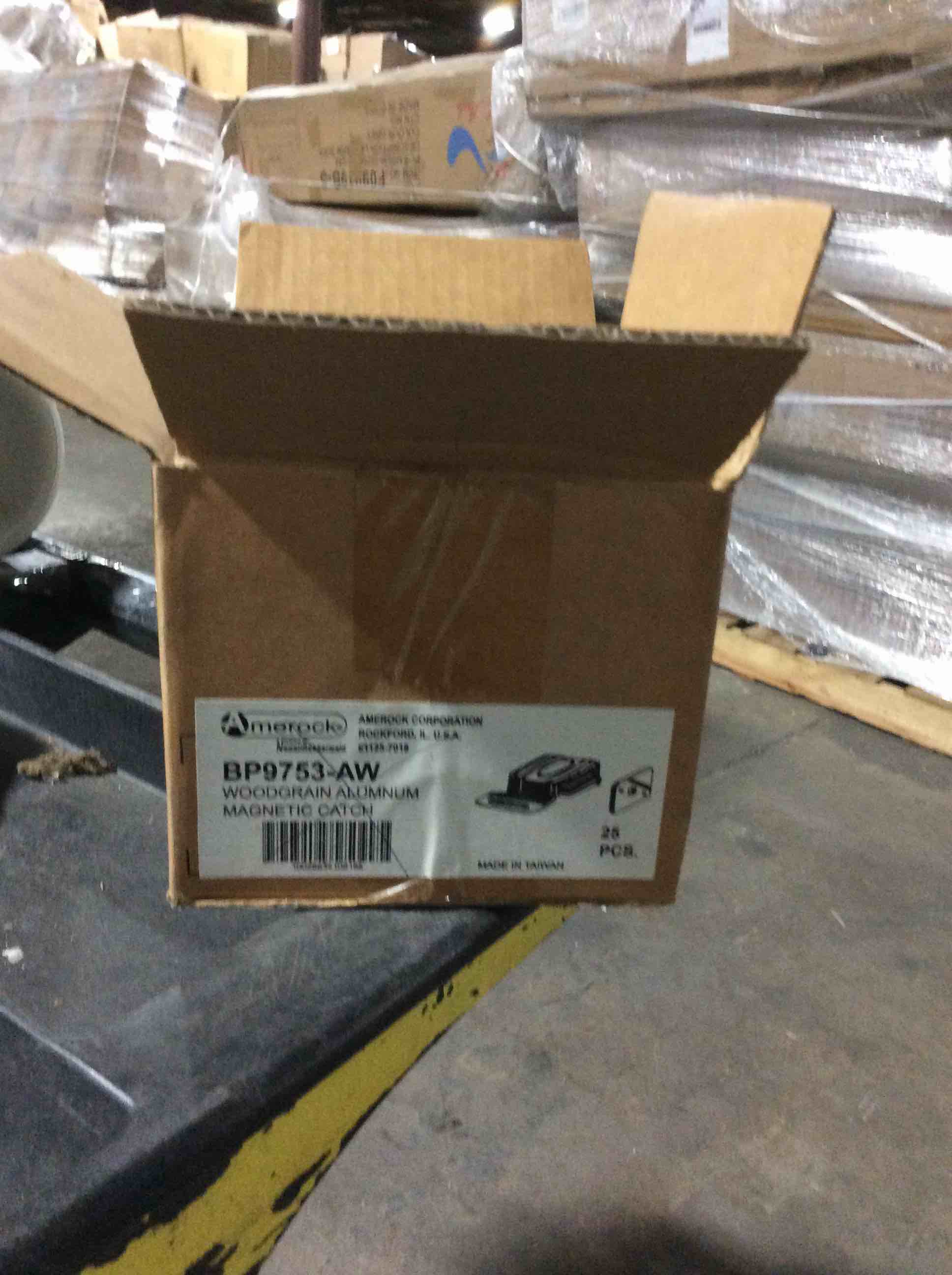 Condition photo showing Good Condition for box of 25 assortment door handle 