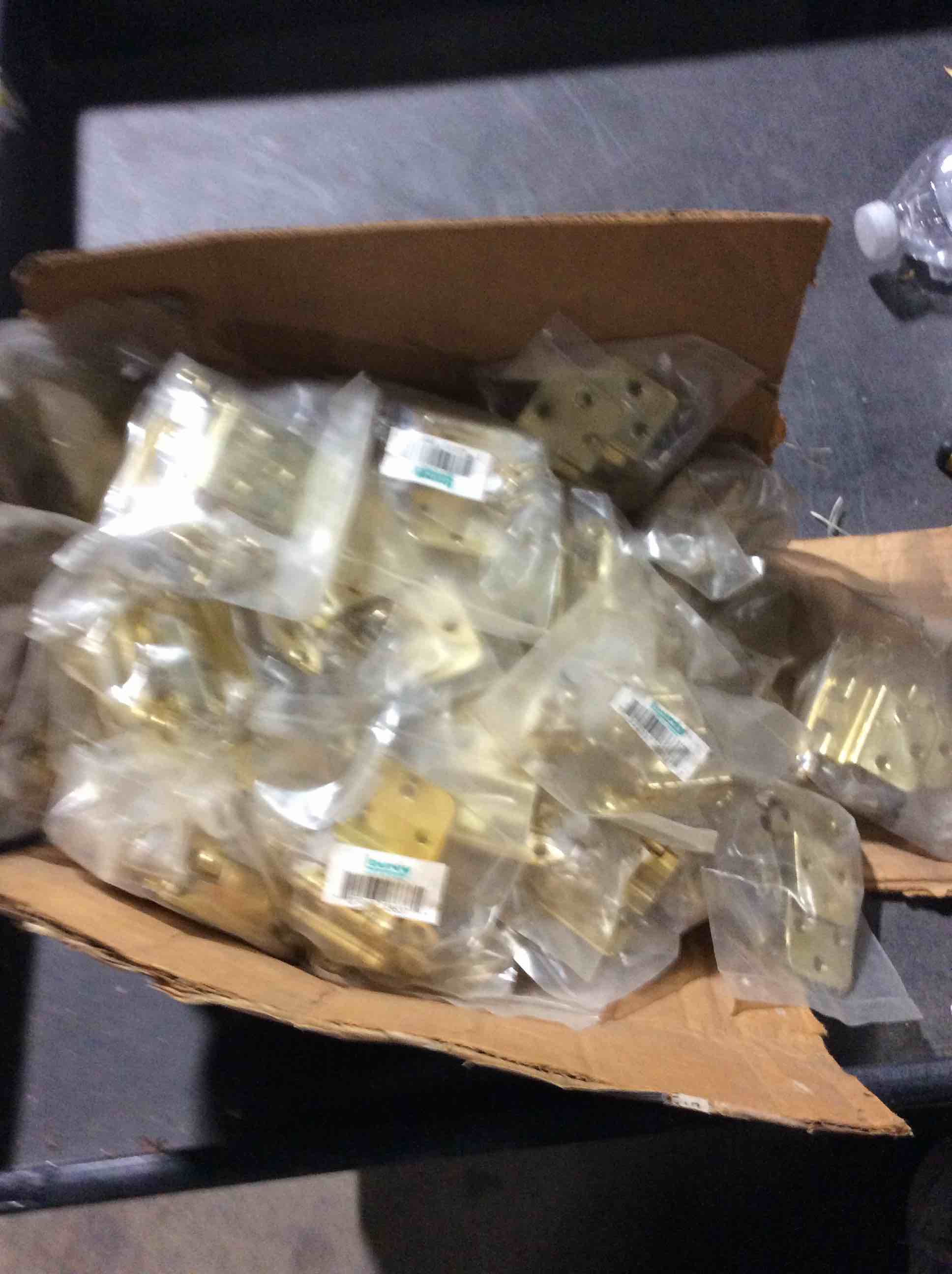 box of 100 assortment door handle 