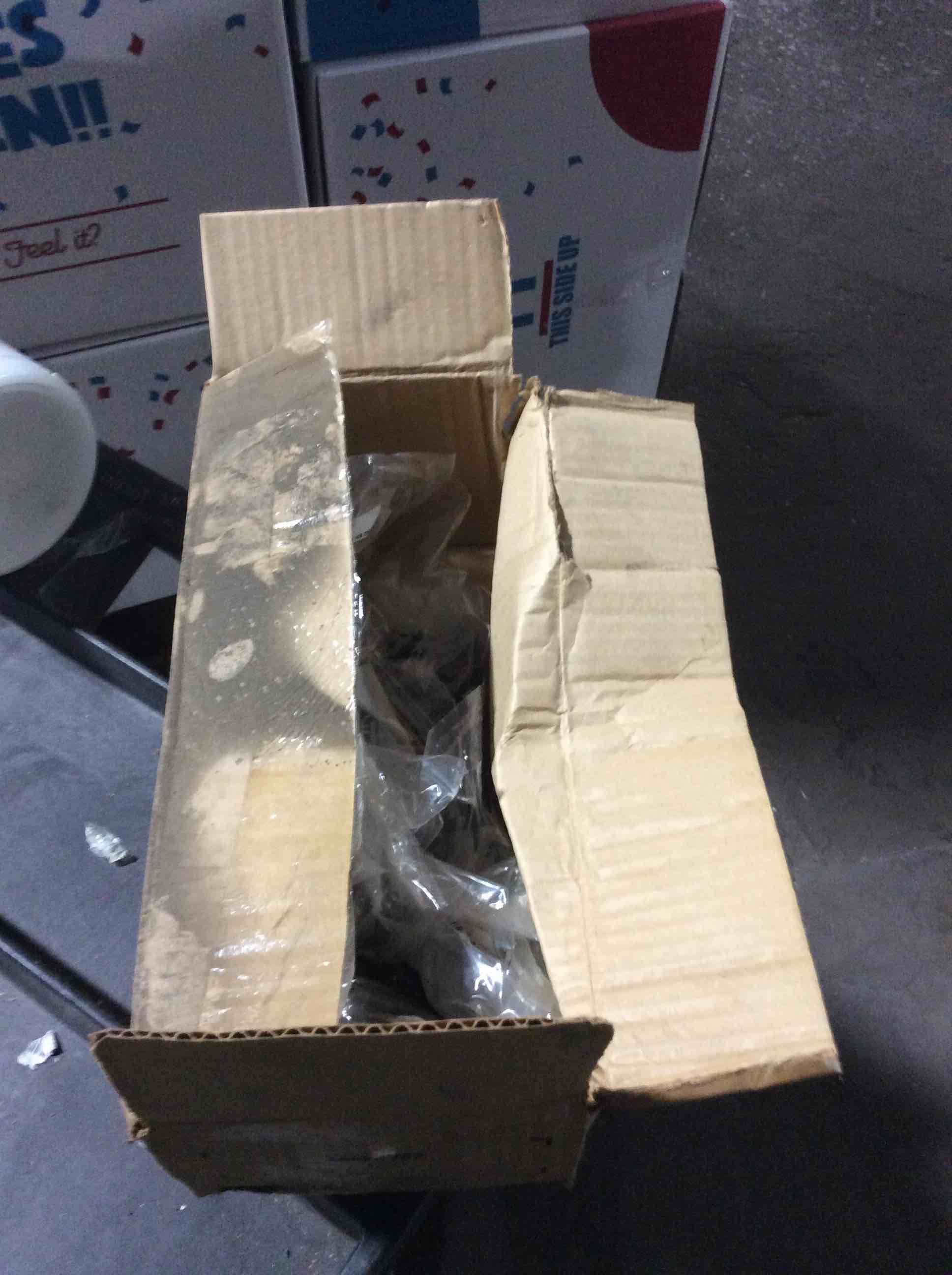 Condition photo showing Good Condition for box of 1 assortment door handle 