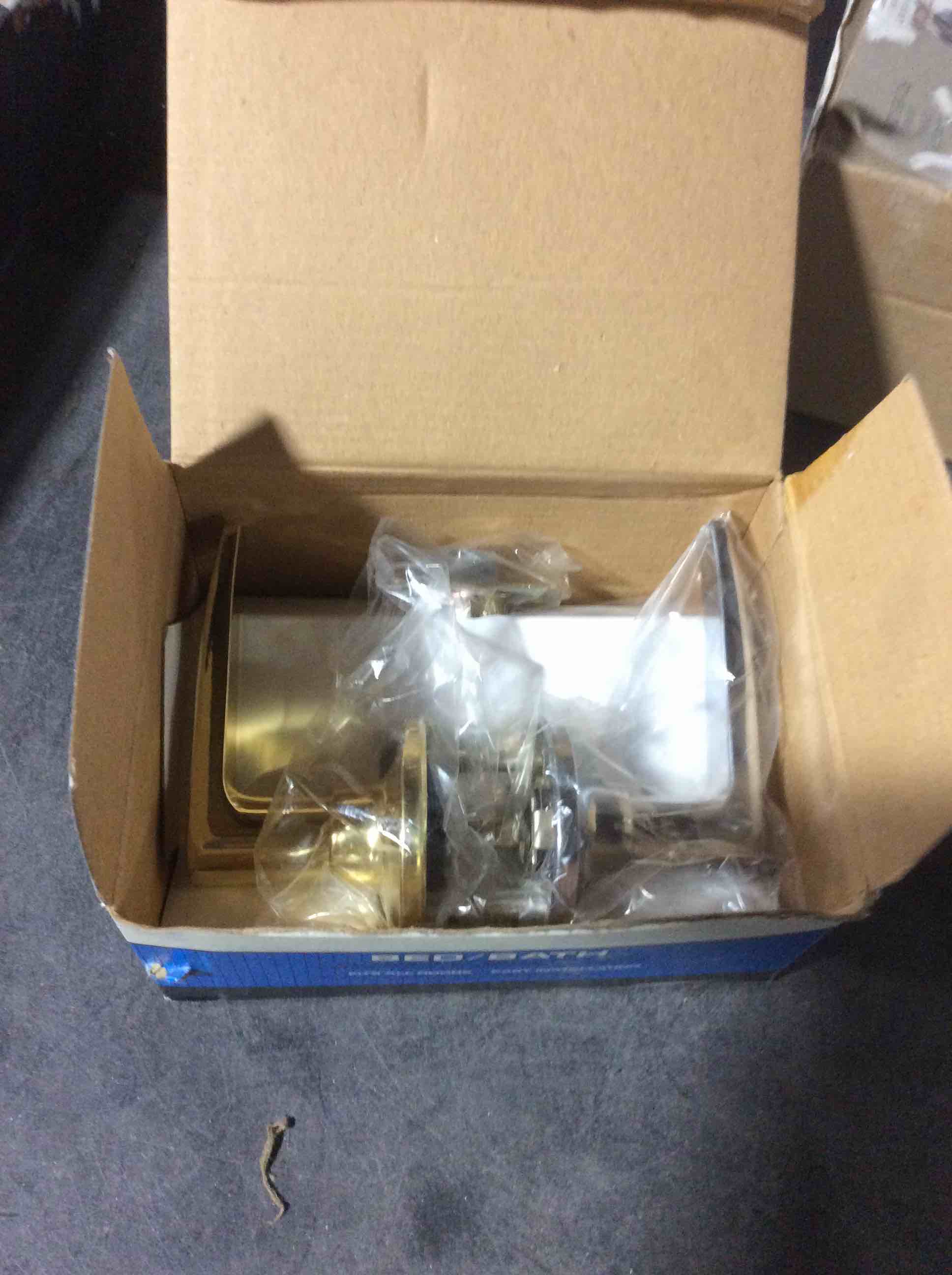 box of 1 assortment door handle 