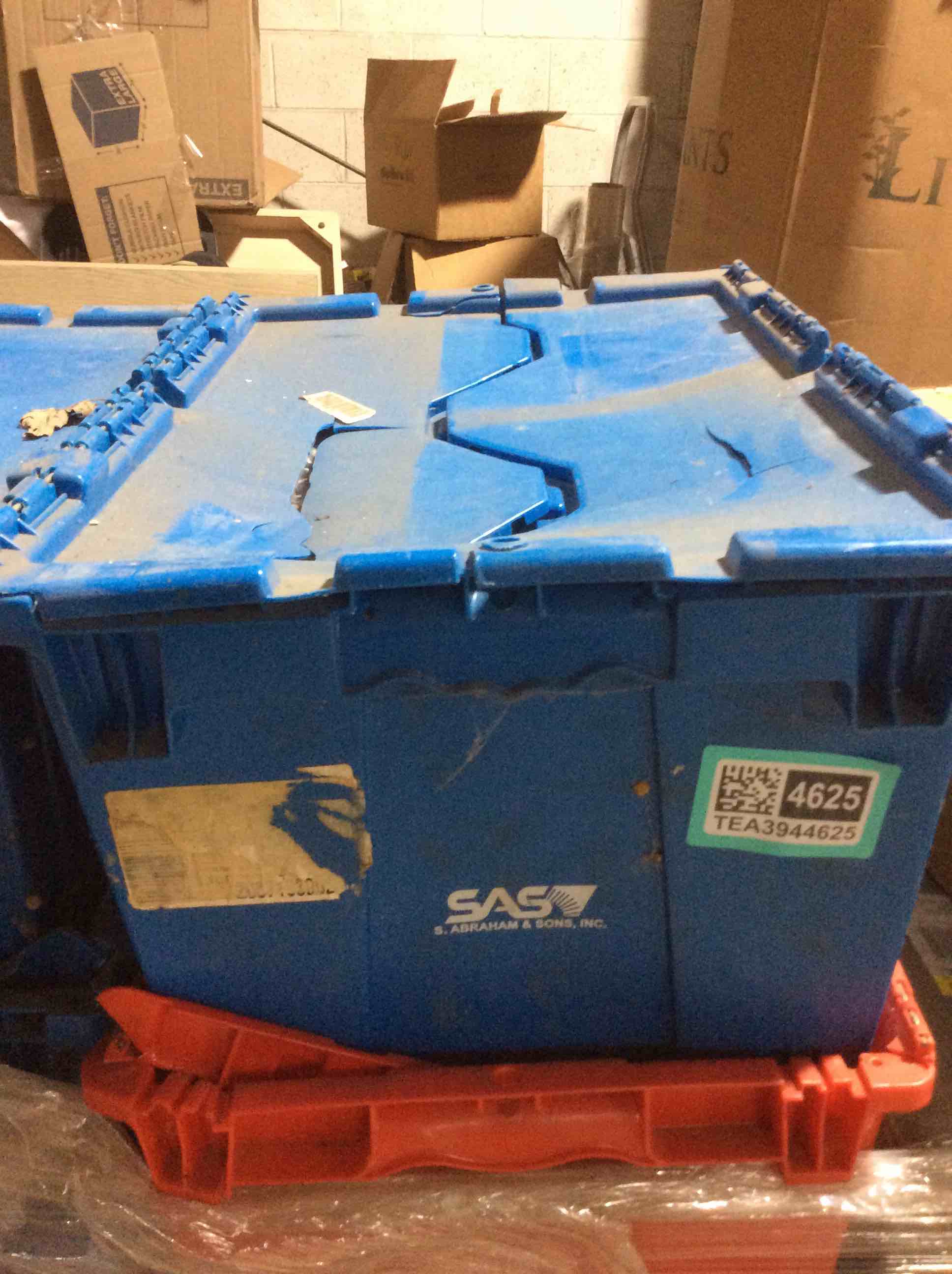 Condition photo showing Good Condition for box of 300 assortment door handle 