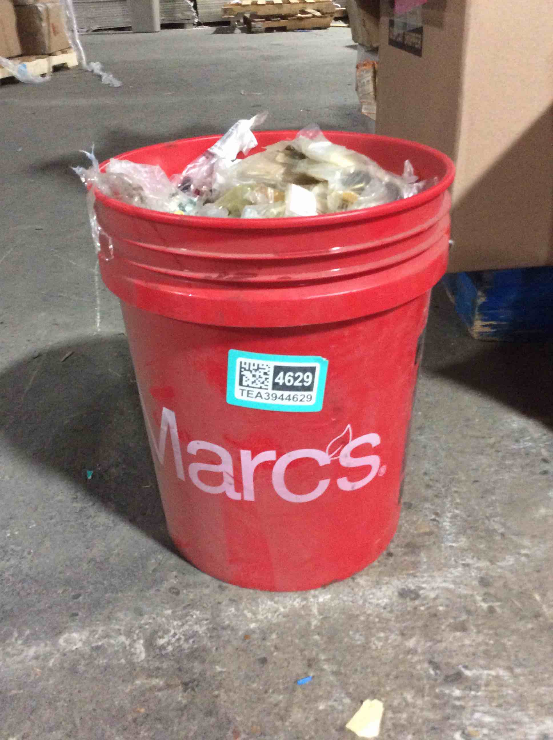 Condition photo showing Good Condition for box of 100 assortment door handle 