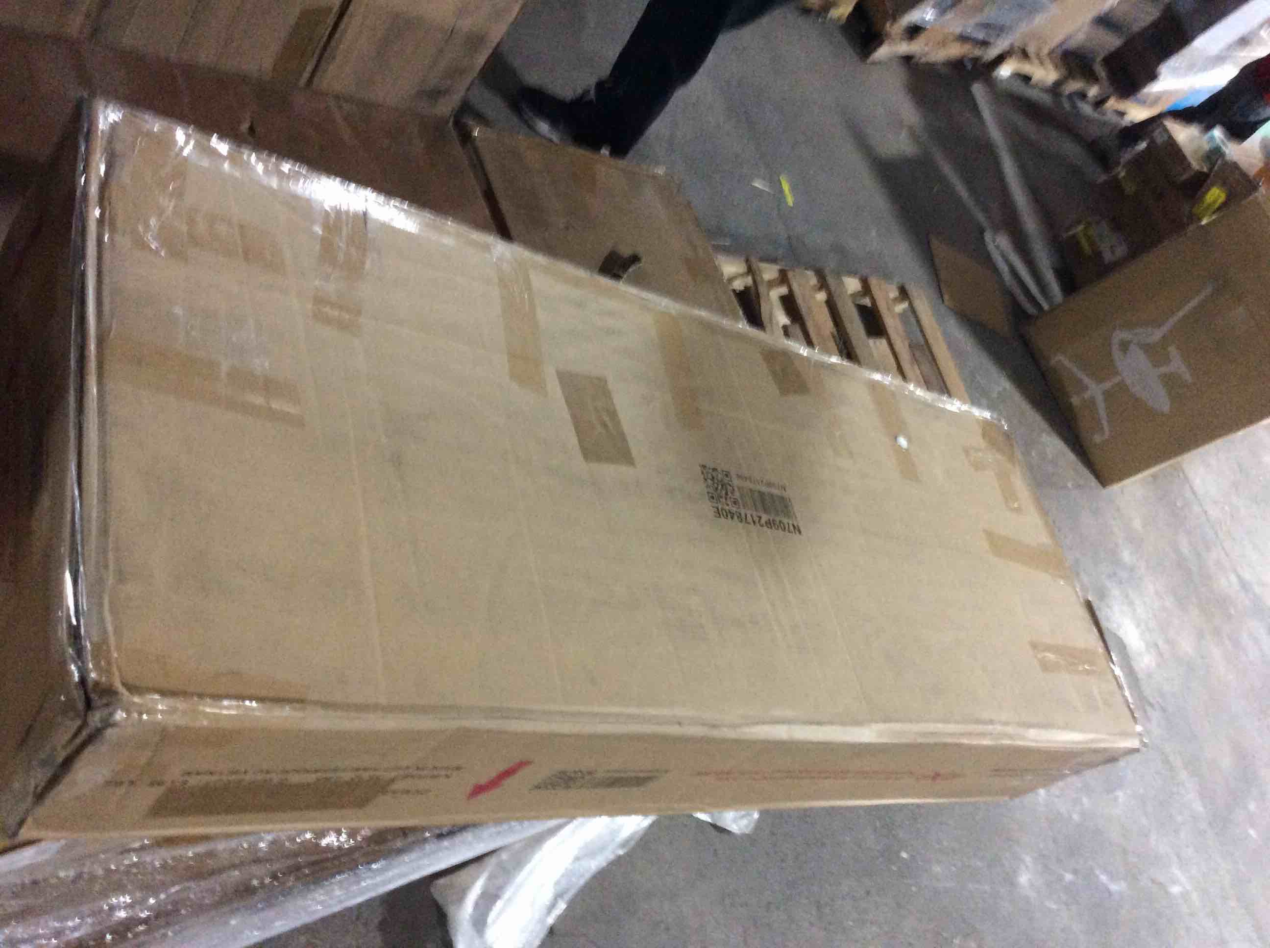 Condition photo showing Good Condition for upholstered daybed with slats 