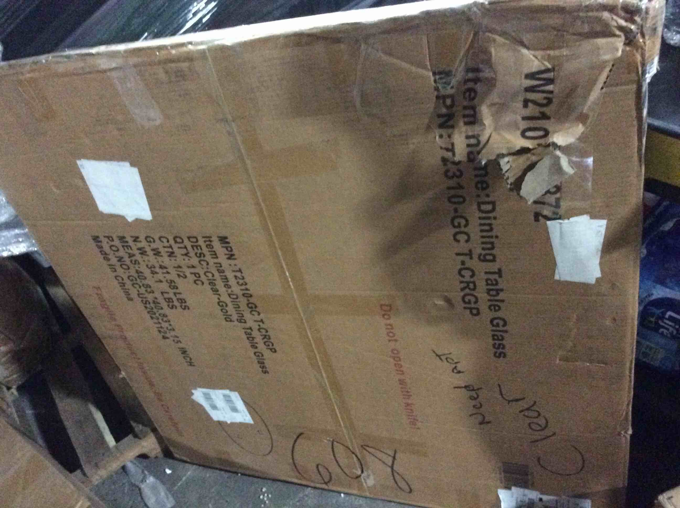 Condition photo showing Good Condition for glass for dining table 