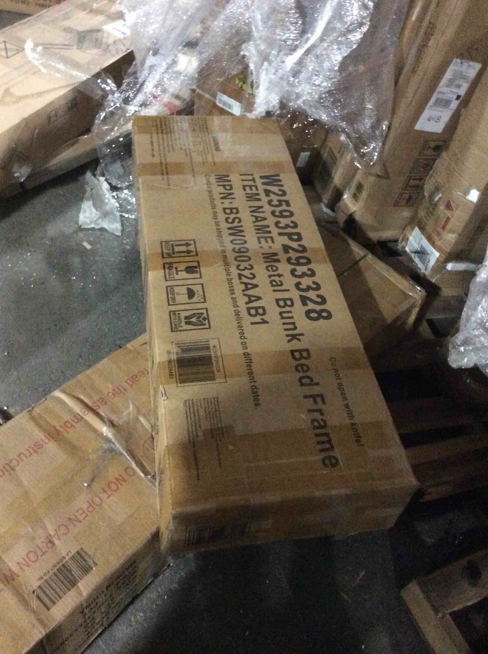 Condition photo showing Good Condition for iron loft bed 3 pieces SKU: SW09032