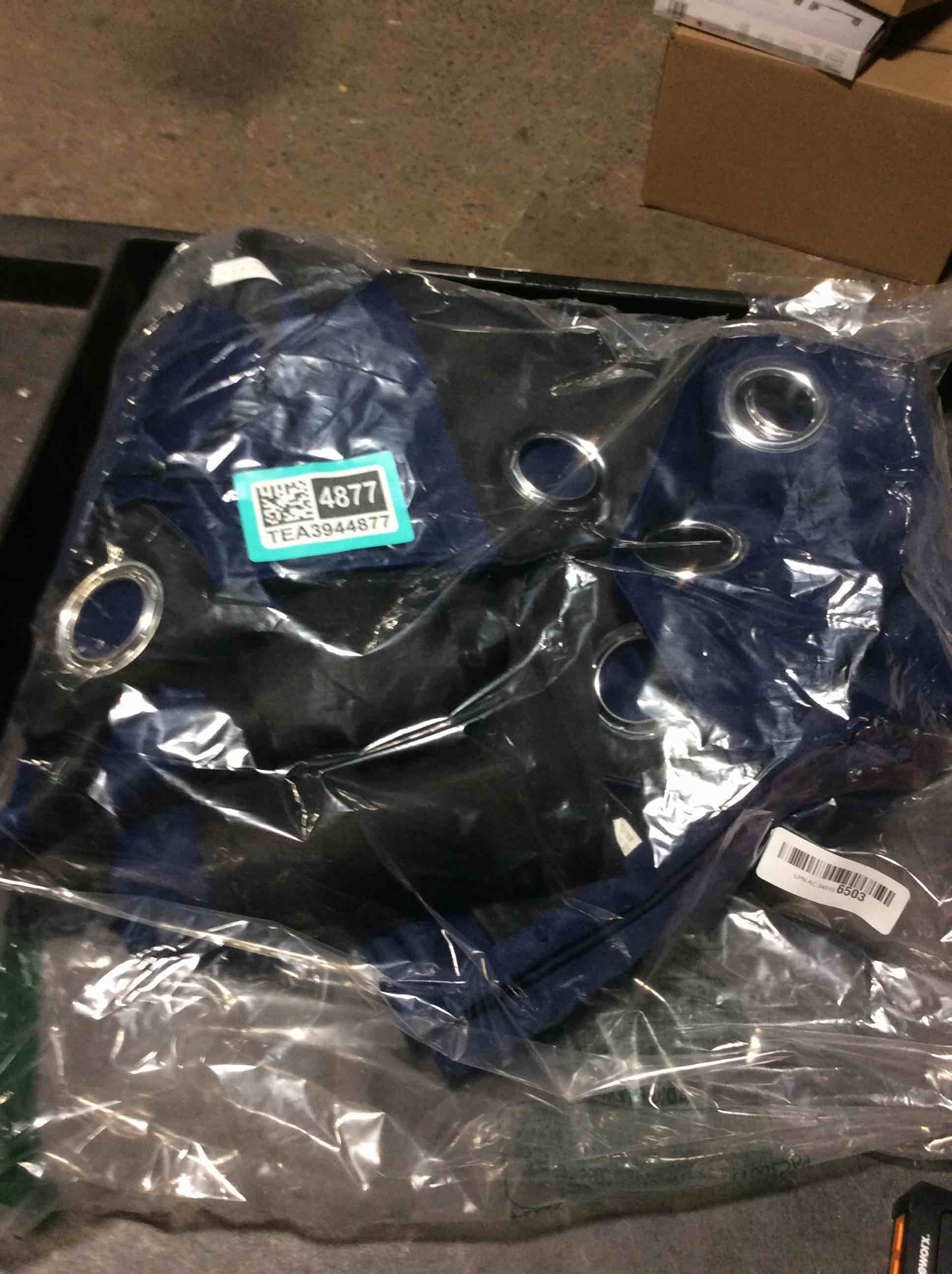 Condition photo showing Good Condition for Yakamok Navy Blue 100% Blackout Curtains Energy Saving Thermal Insulated 2 Thick Layers Completely Blackout Drapes with Black Liner for Bedroom (52Wx84L, Navy Blue, 2 Panels) 52"W x 84"L (Pack of 2) Navy Blue