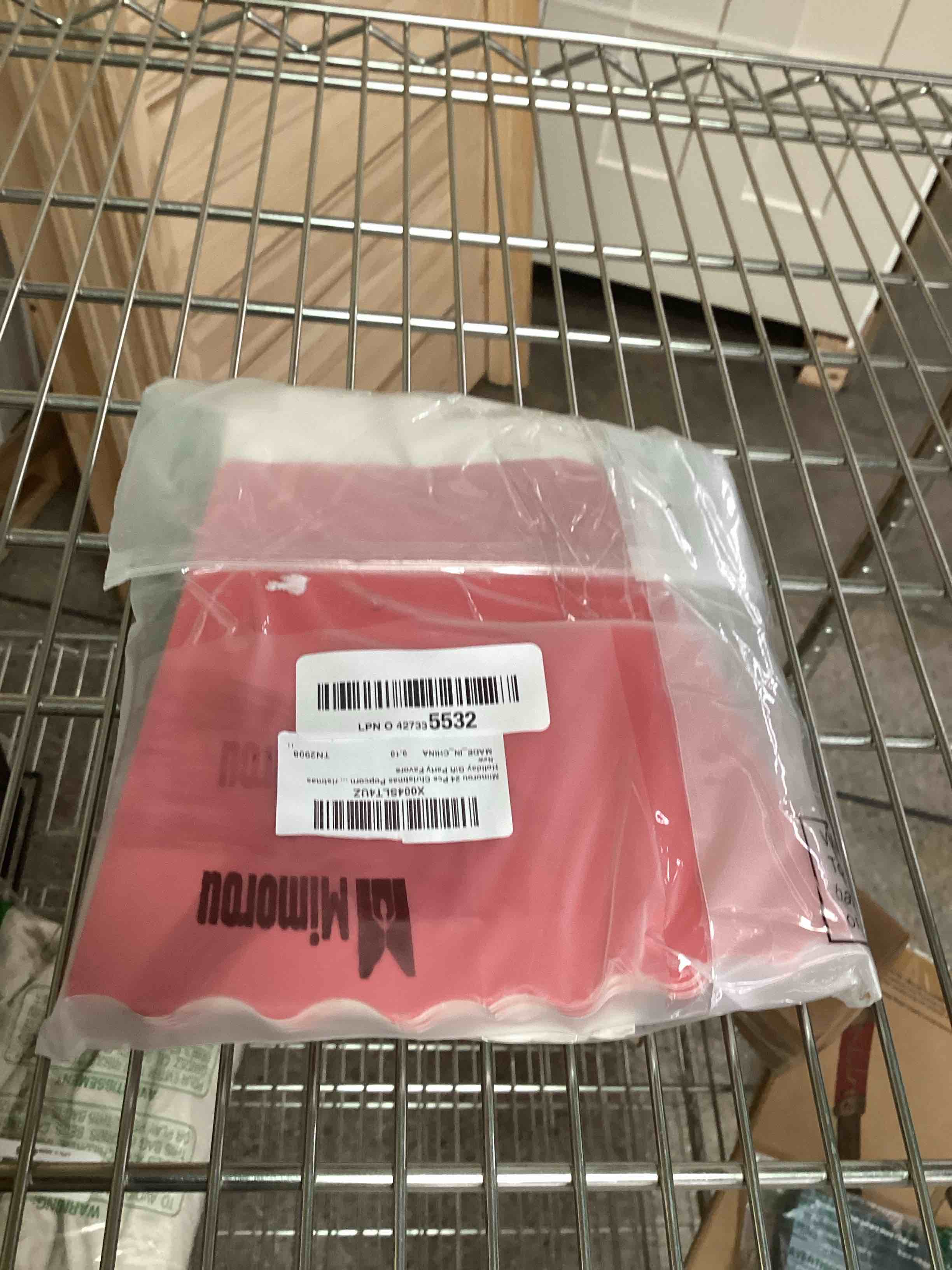 Condition photo showing New/Like New for Mimorou 24 Pcs Christmas Popcorn Boxes Red and Green Paper Buckets Popcorn Candy Cookie Treat Containers for Xmas Movie Night Supplies Indoor Home Christmas Holiday Gift Party Favors