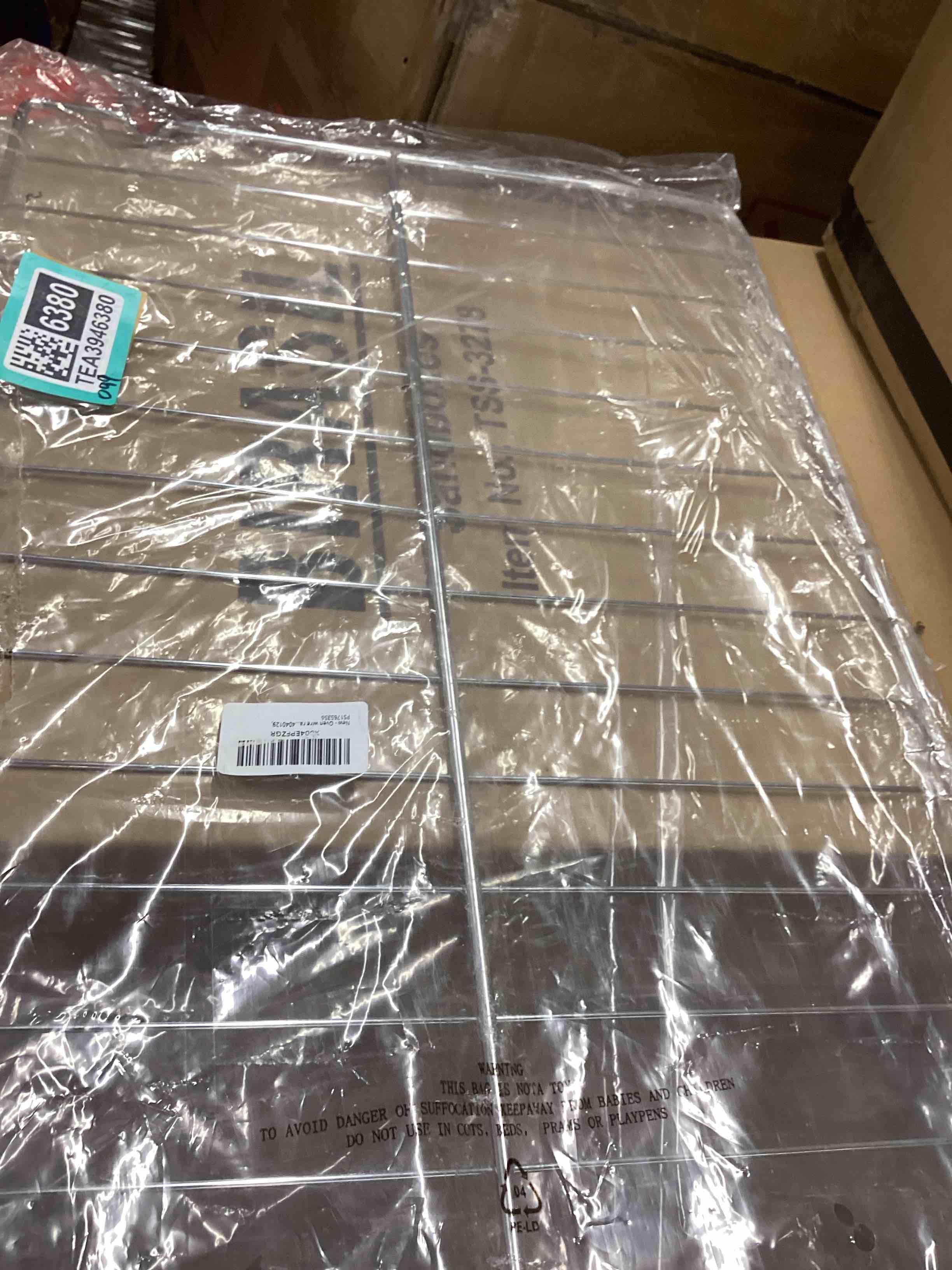 Condition photo showing Good Condition for Oven wire rack assembly 316496201?24" x 16" ?inch Fits for Frigidaire Oven Range Oven Rack Replaces 316496202, 316496207, AP4040129, PS1765356