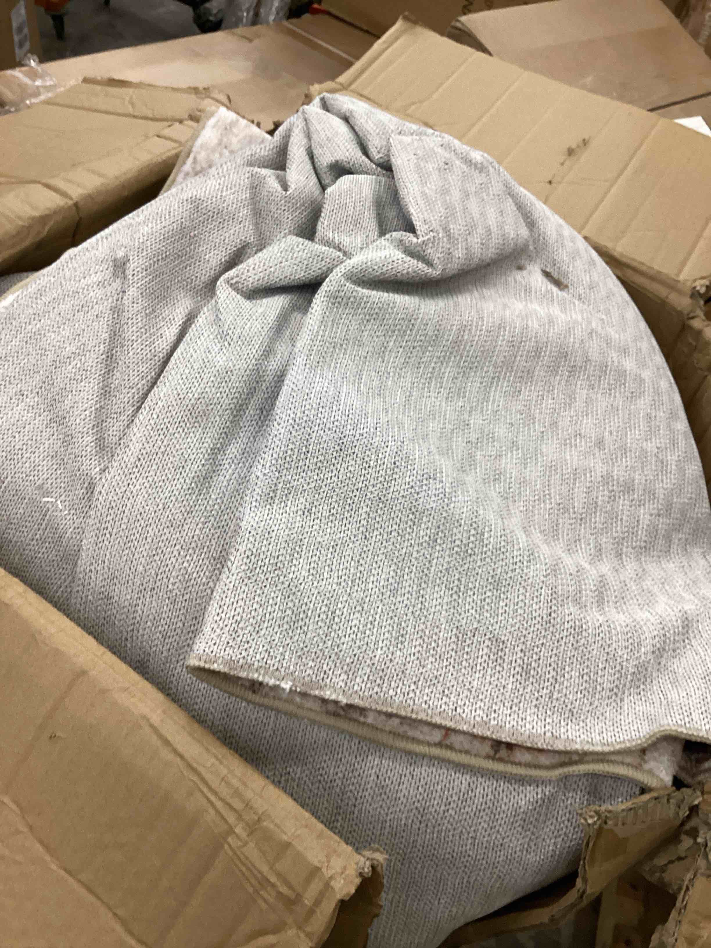 https://s3.amazonaws.com/lotting-images-prod/bidfta/TEA3948603_1778786929319.jpeg