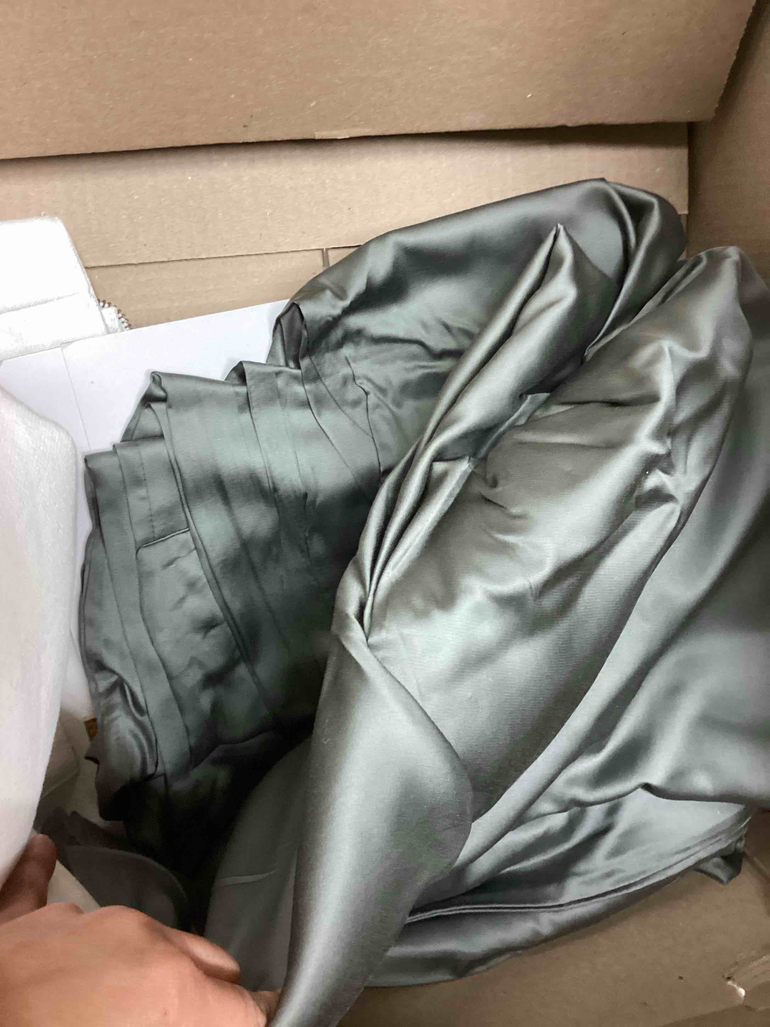 Condition photo showing Good Condition for Cozy Earth Charcoal Queen/Full Duvet Cover