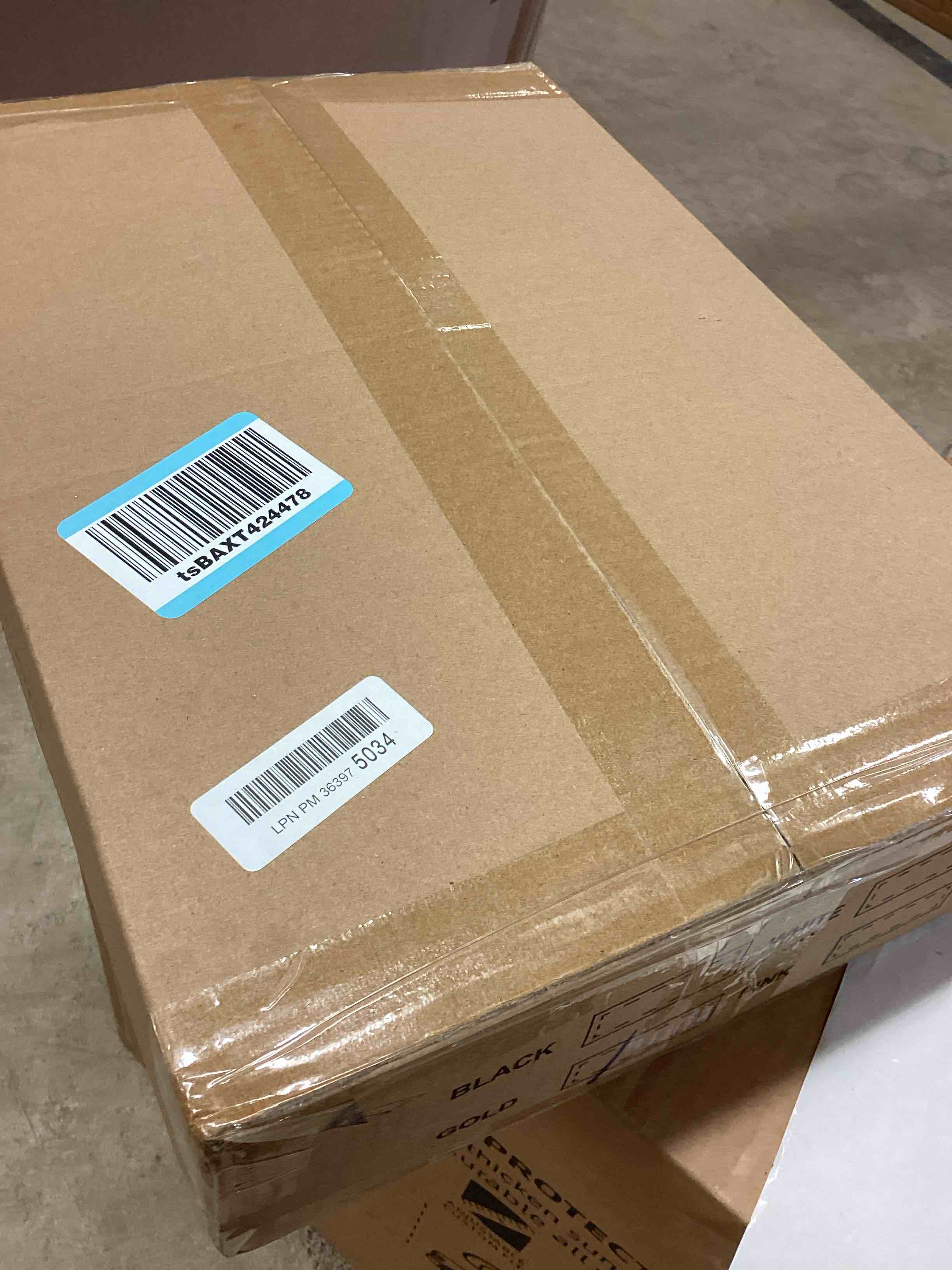 Condition photo showing New/Like New for Heavy Duty Clothing Rack with Wheels,Modern Garment Rack with 3 Metal Shelves, 71.8Inches Display Rack for Hanging Clothes, Hanging Rod for Small Space,Gold