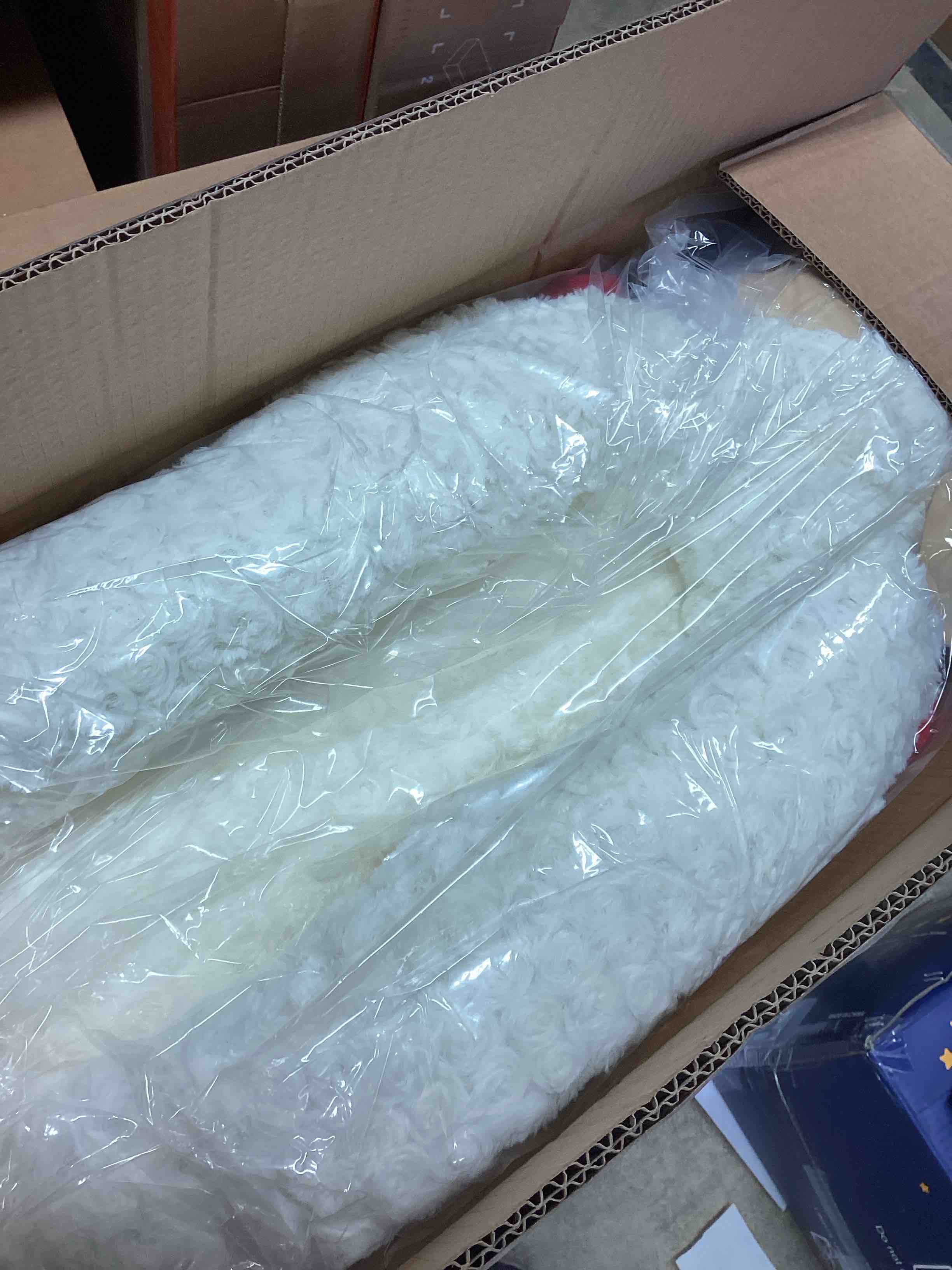 Condition photo showing New/Like New for Multipet Lamb Chop Dog Bed - Ultra Plush Polyester w/ Removable Soft Foam & Non-Skid Bottom - Gentle Machine Washable - Durable Dog Bed for All Dogs (27", White) Dog Bed 27.0"L x 18.5"W x 5.5"Th