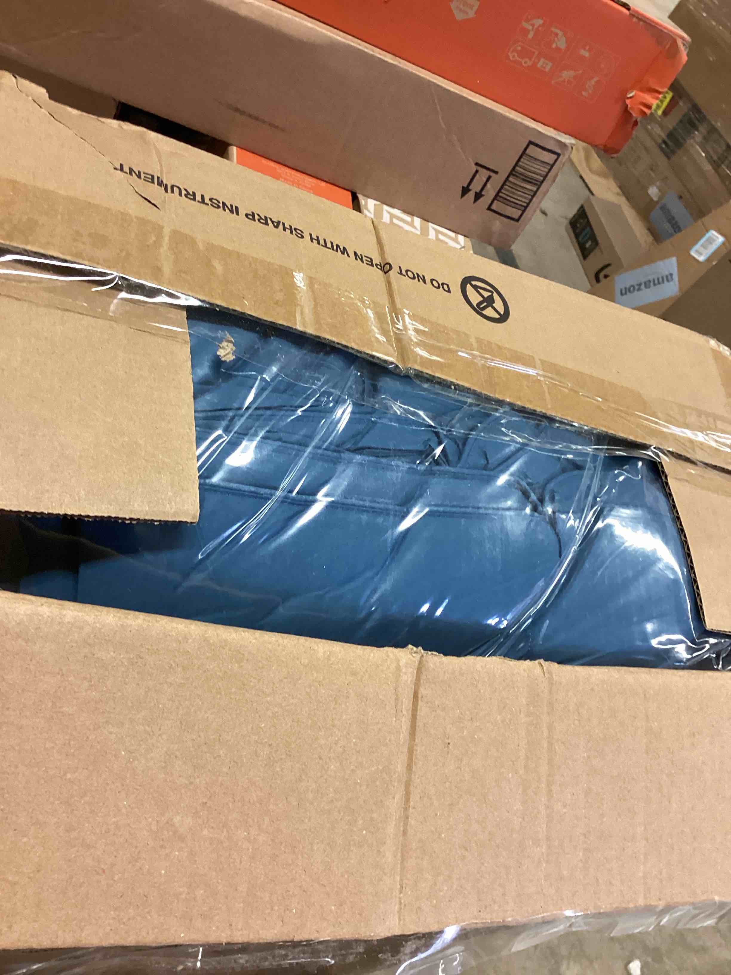 Condition photo showing New/Like New for UNIKOME Pinch Pleat Goose Feather Down Comforter - 20% Extra Fill, 108oz, All Season Duvet Insert with 100% Cotton Cover, Cloud-Like Fluffiness (Navy, King,106"X90") Pinch Pleat-navy King