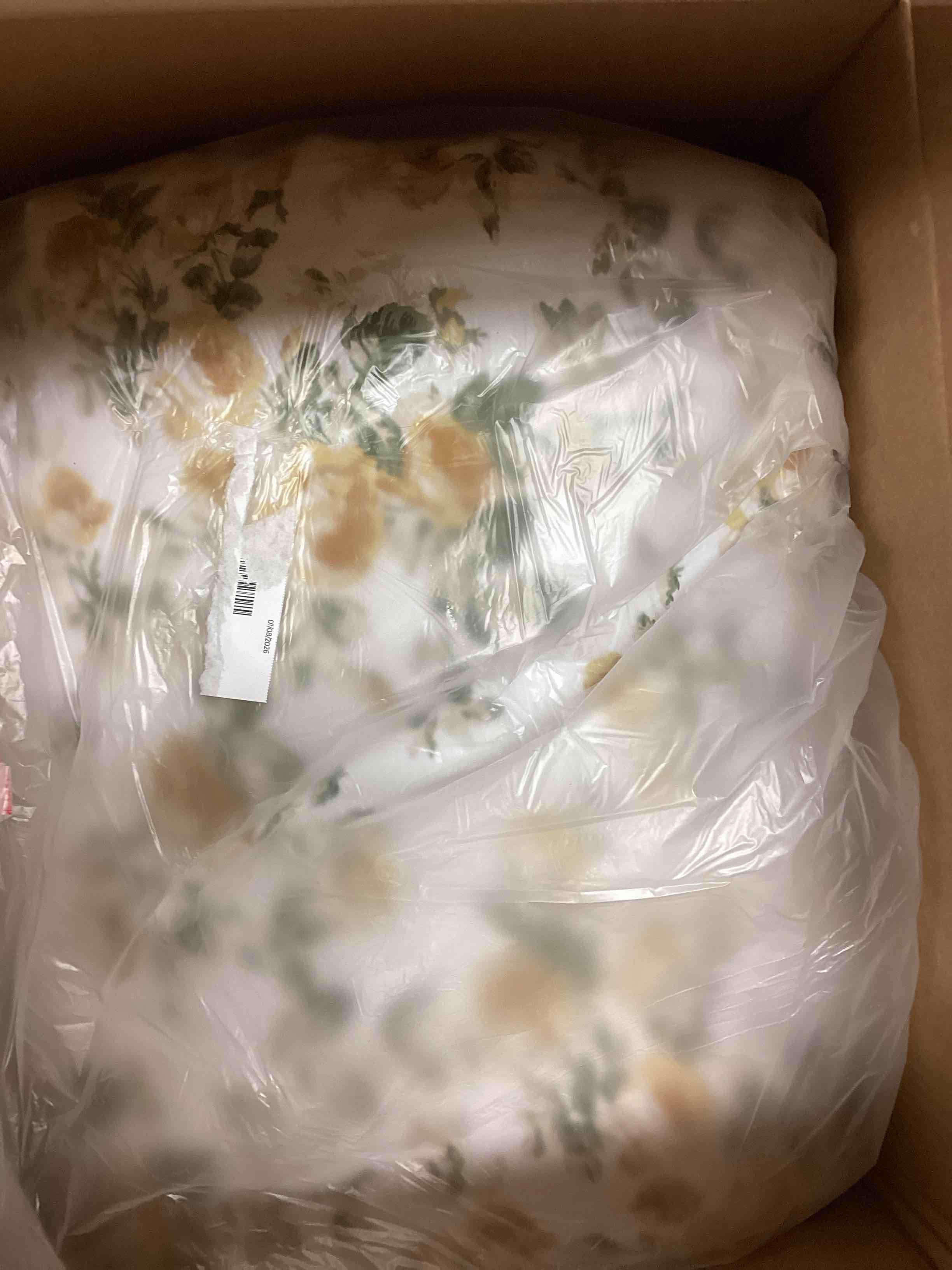 Condition photo showing Good Condition for Laura Ashley - King Comforter Set, Premium Cotton Bedding with Matching Shams & Bonus Decorative Pillow, Floral Home Decor, Oeko-Tex Certified (Roses Gold, King) Roses Gold King