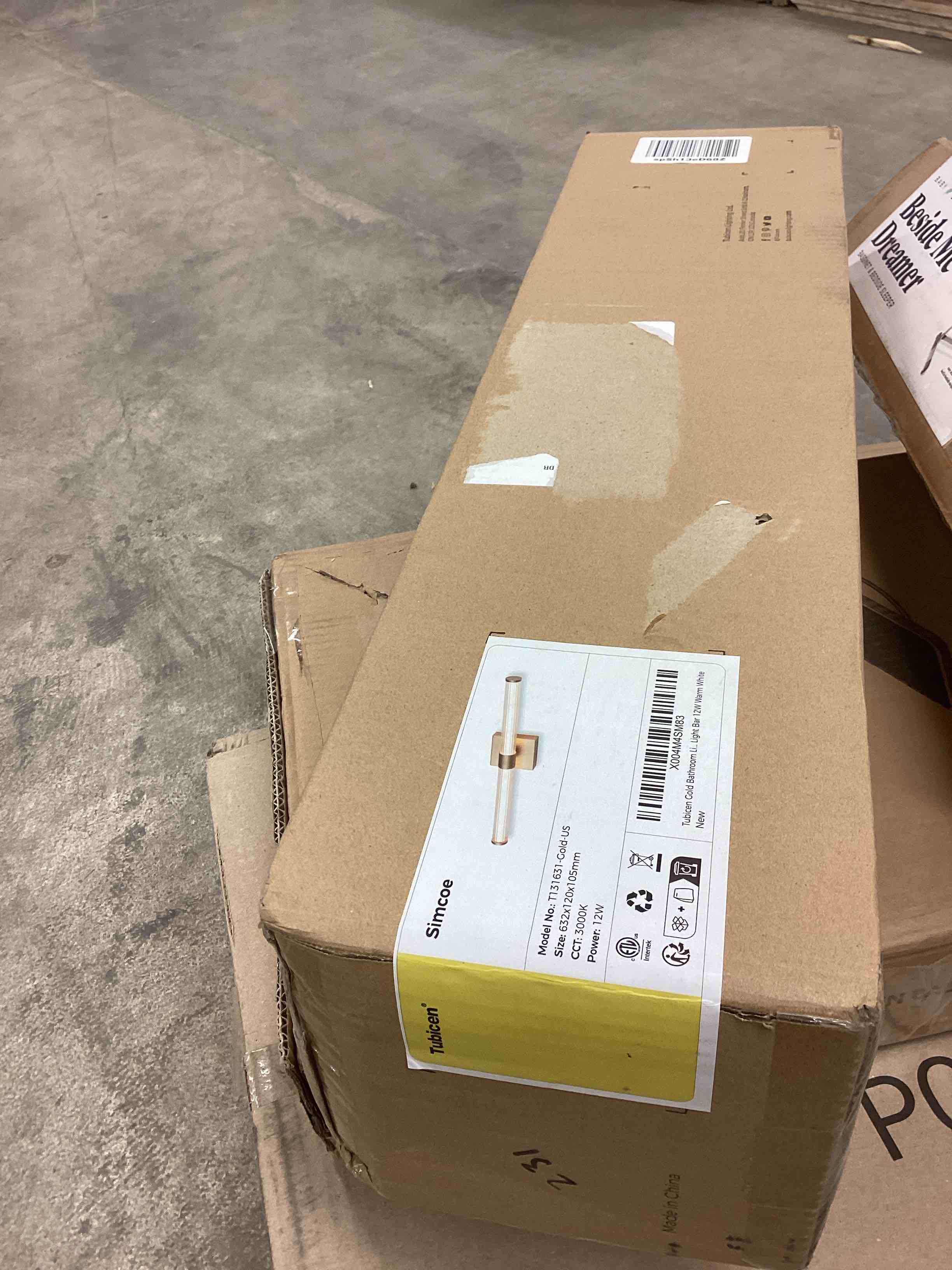 Condition photo showing New/Like New for simcoe tubicem gold bathroom, light bar