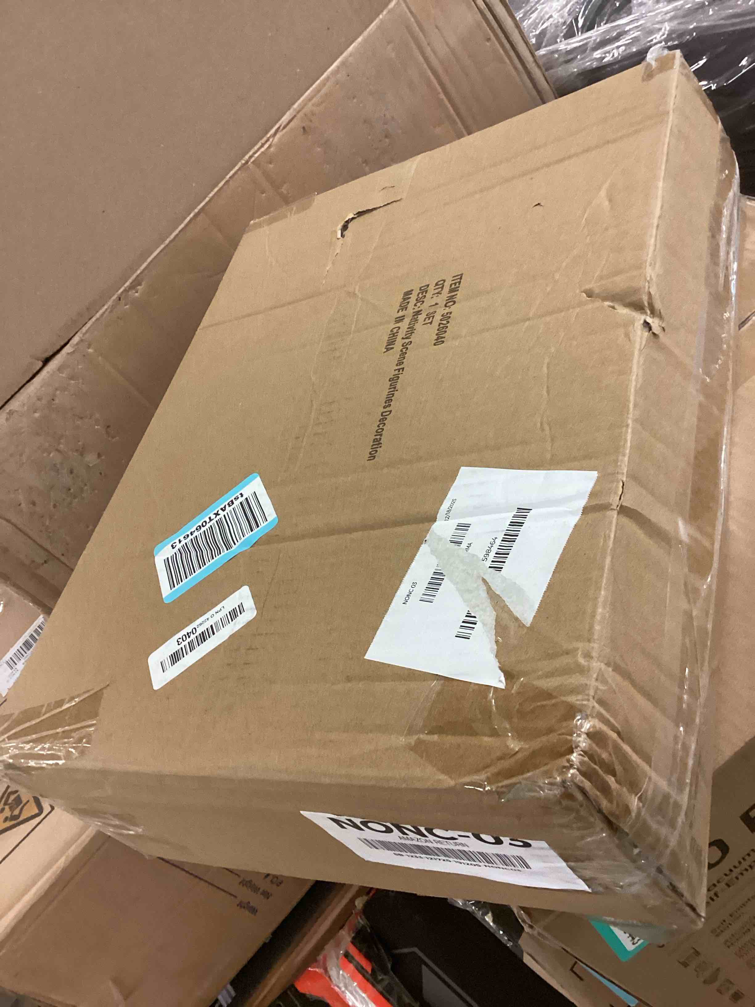 Condition photo showing New/Like New for Yinns Nativity Sets, 8 Inch Christmas Nativity Scene Indoor, 11 Piece Resin Nativity Figurine for Christmas Tabletop Religious Xmas Home Decorations Nativity Scene Set-8inch