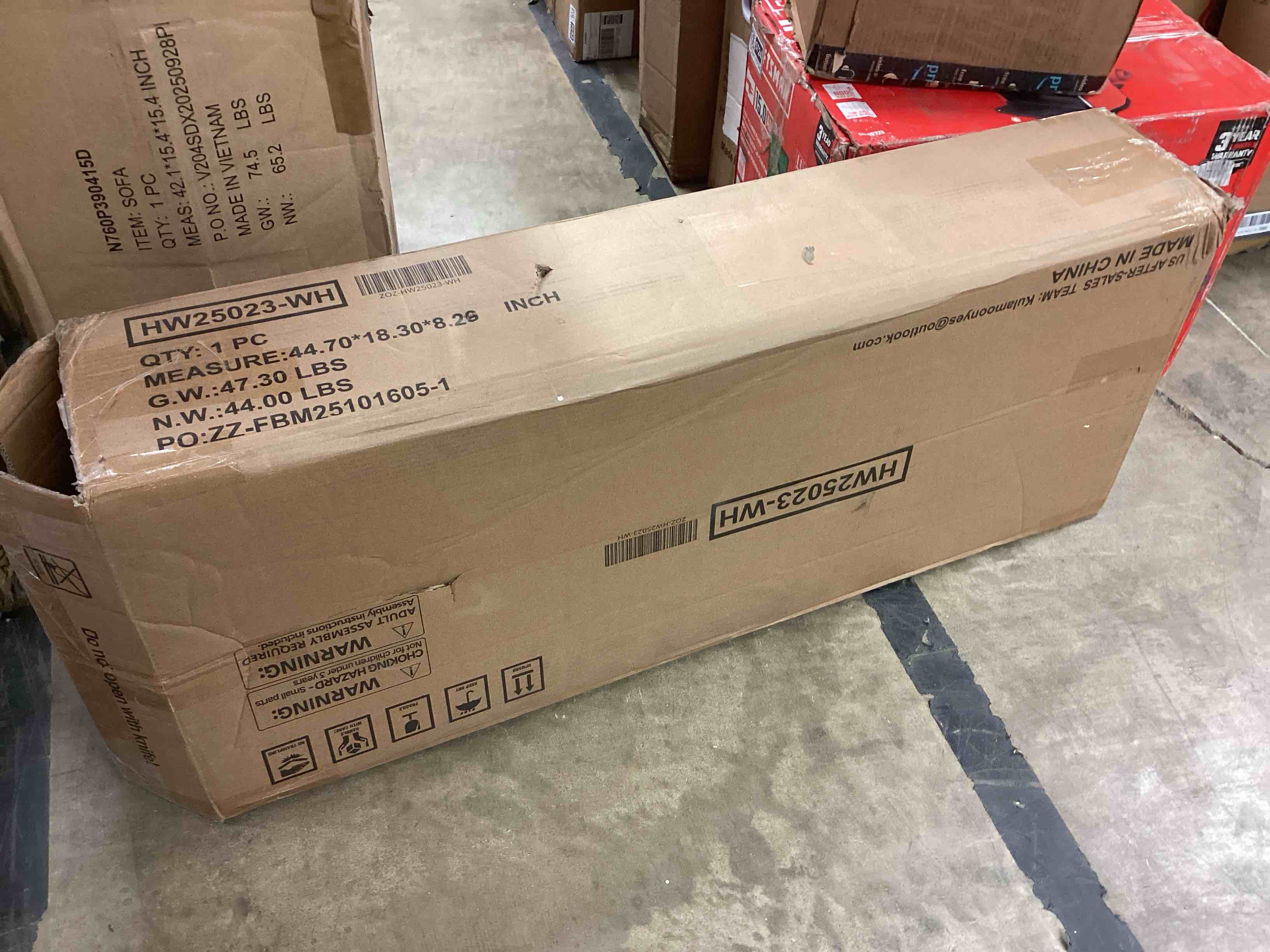 Condition photo showing New/Like New for 3-piece bar set 