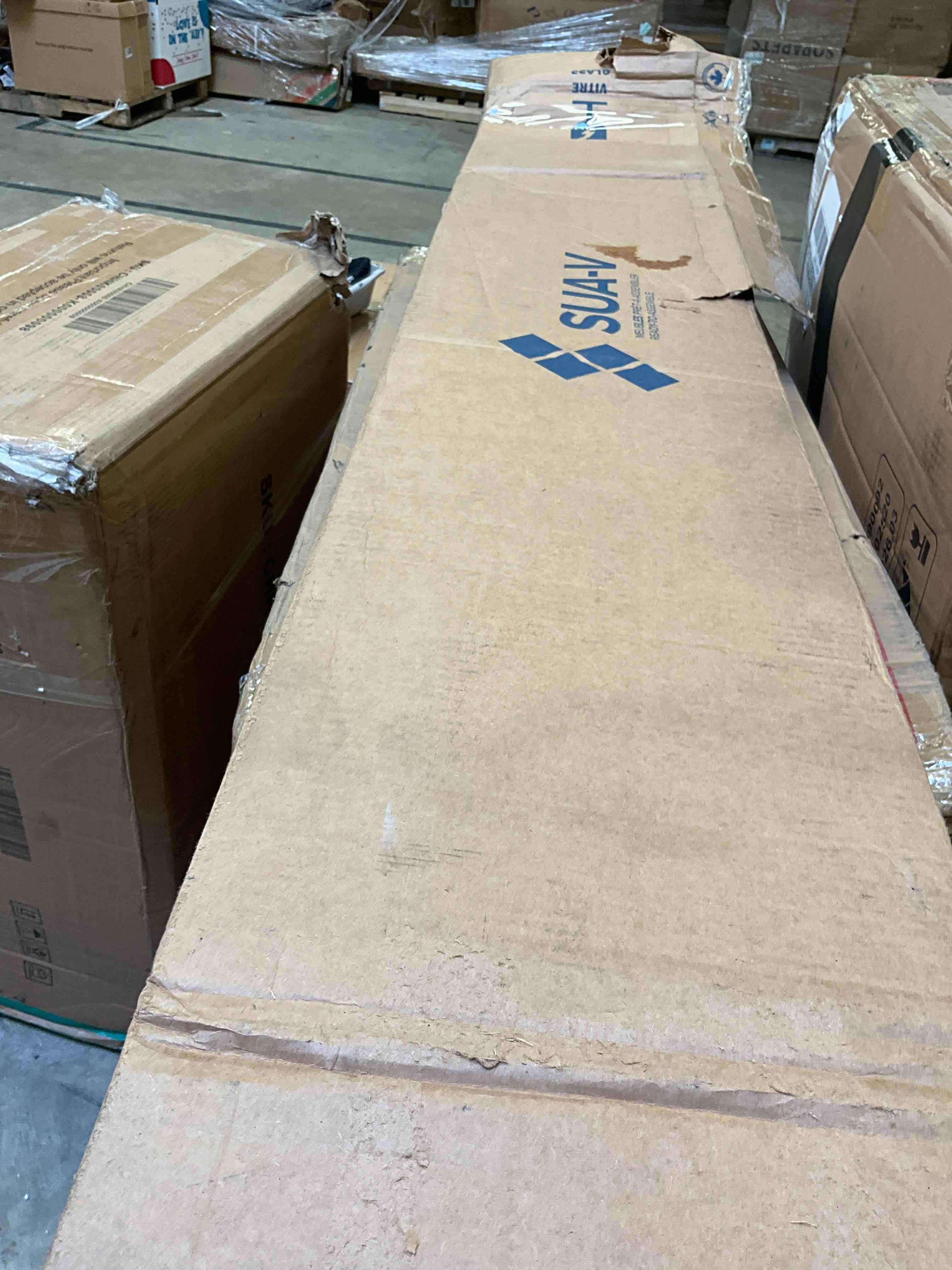 Condition photo showing Good Condition for king bed (78") - black (incomplete one box only)