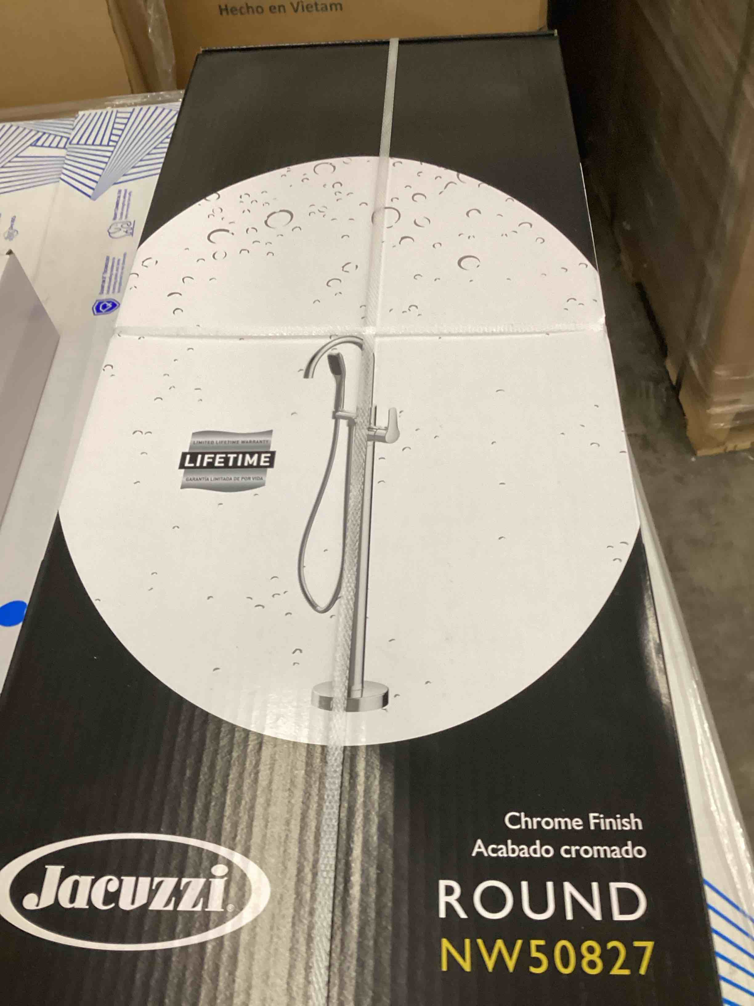 Condition photo showing New/Like New for jacuzzi primo polished chrome 1-handle fixed freestanding bathtub faucet
