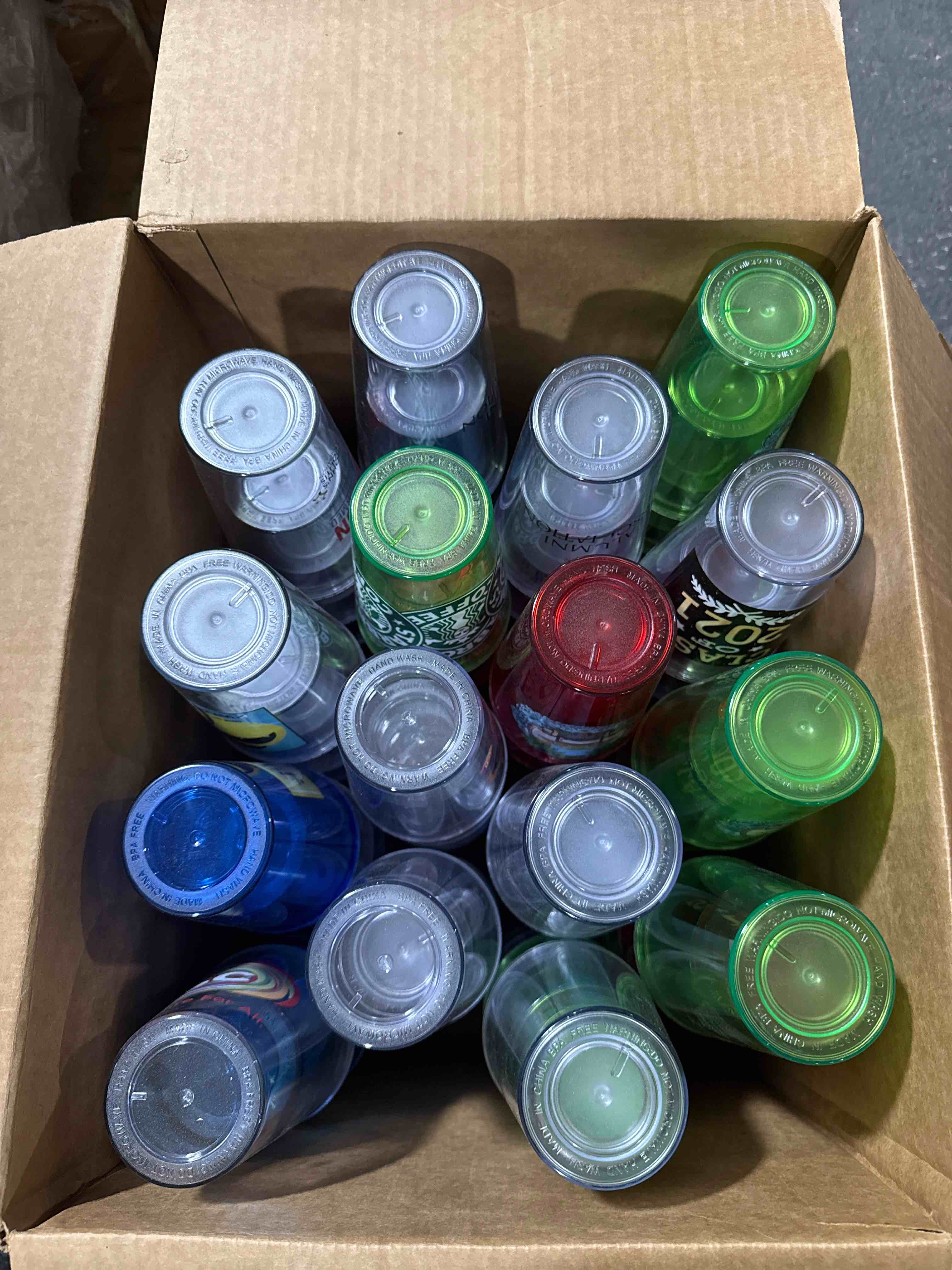 Condition photo showing Good Condition for a lot of assorted plastic tumblers