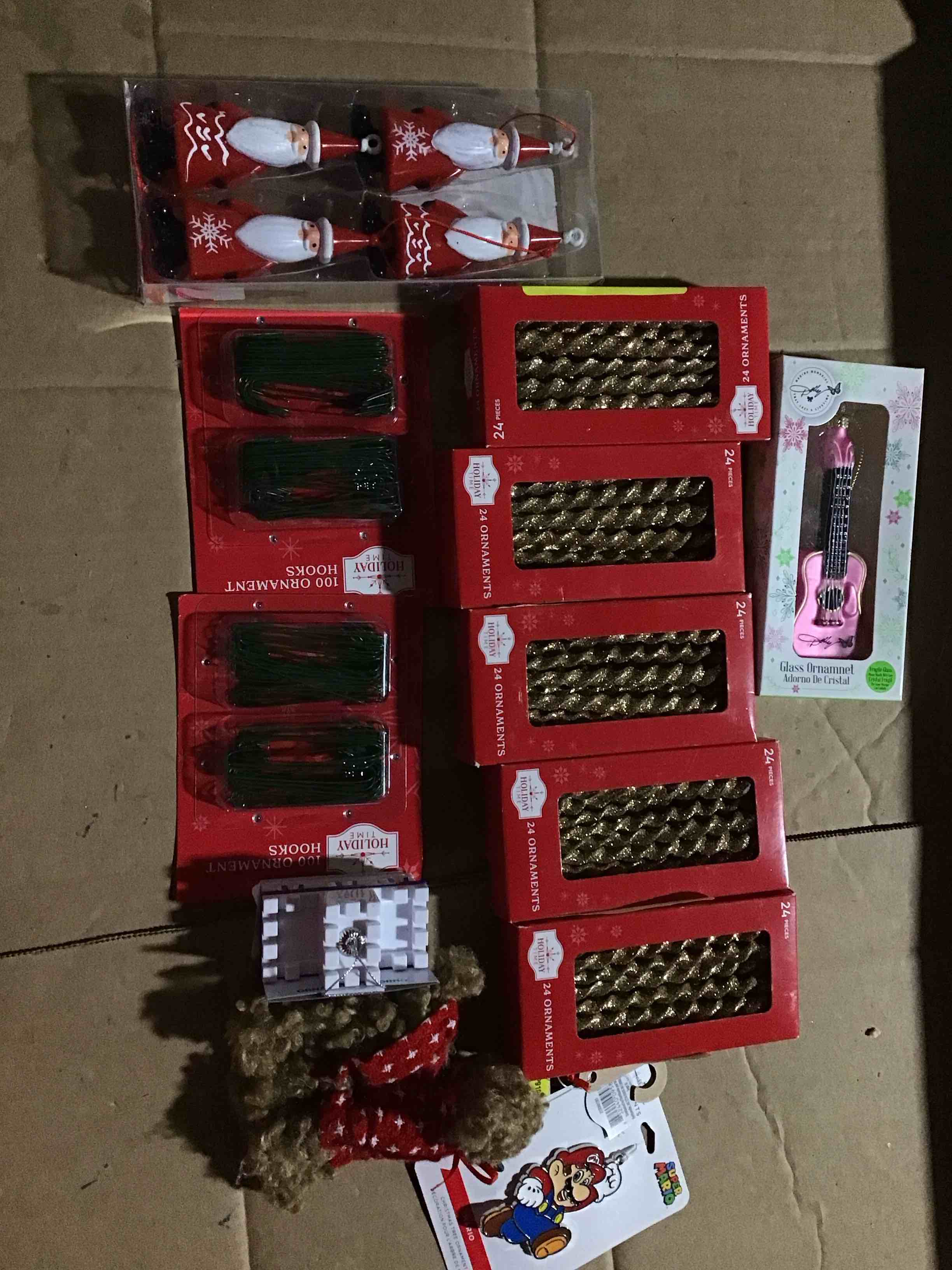 Objects for Christmas decorations 