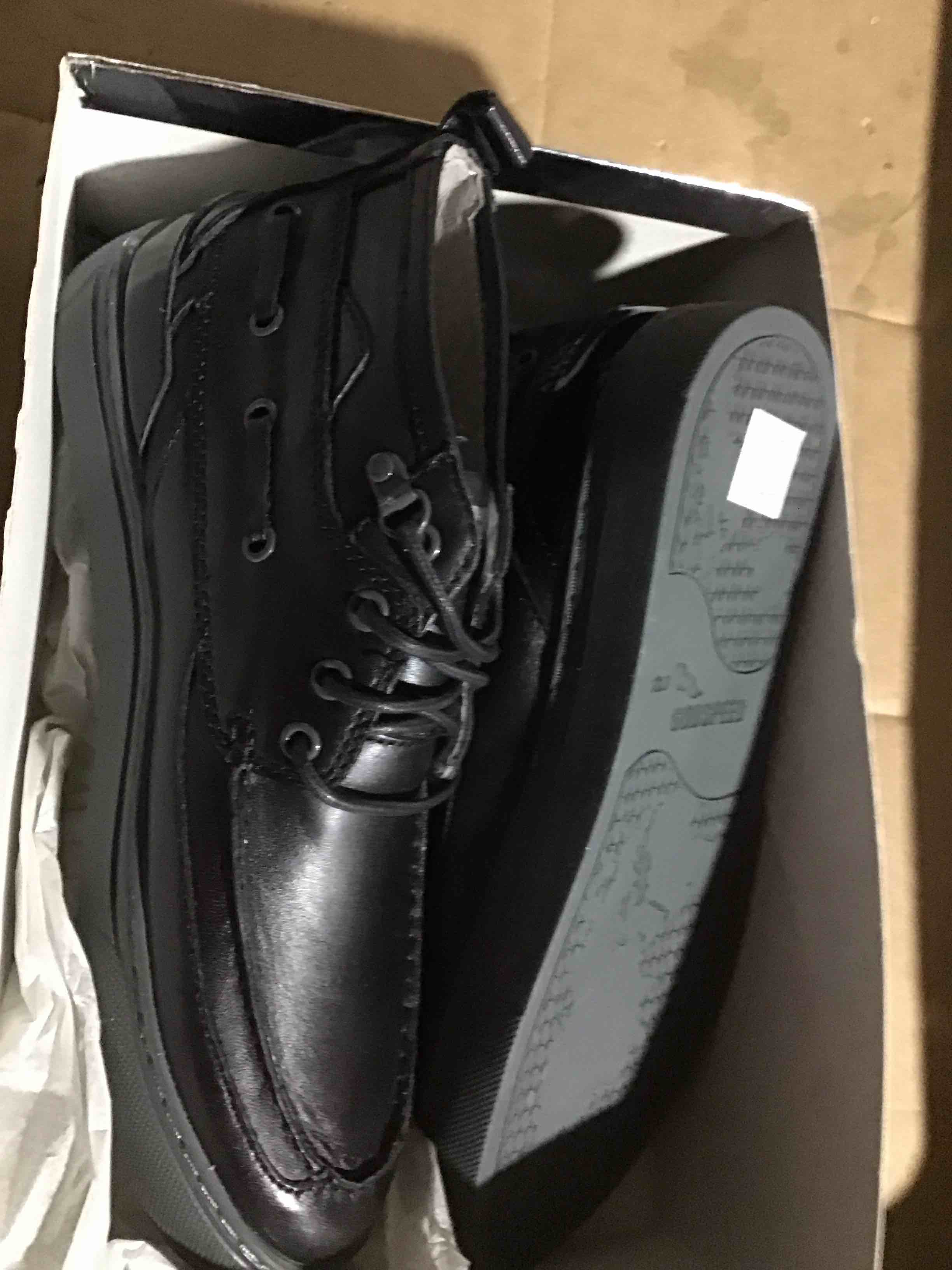 Condition photo showing Good Condition for Fall / holiday 09 collections Godspeed movement footwear 