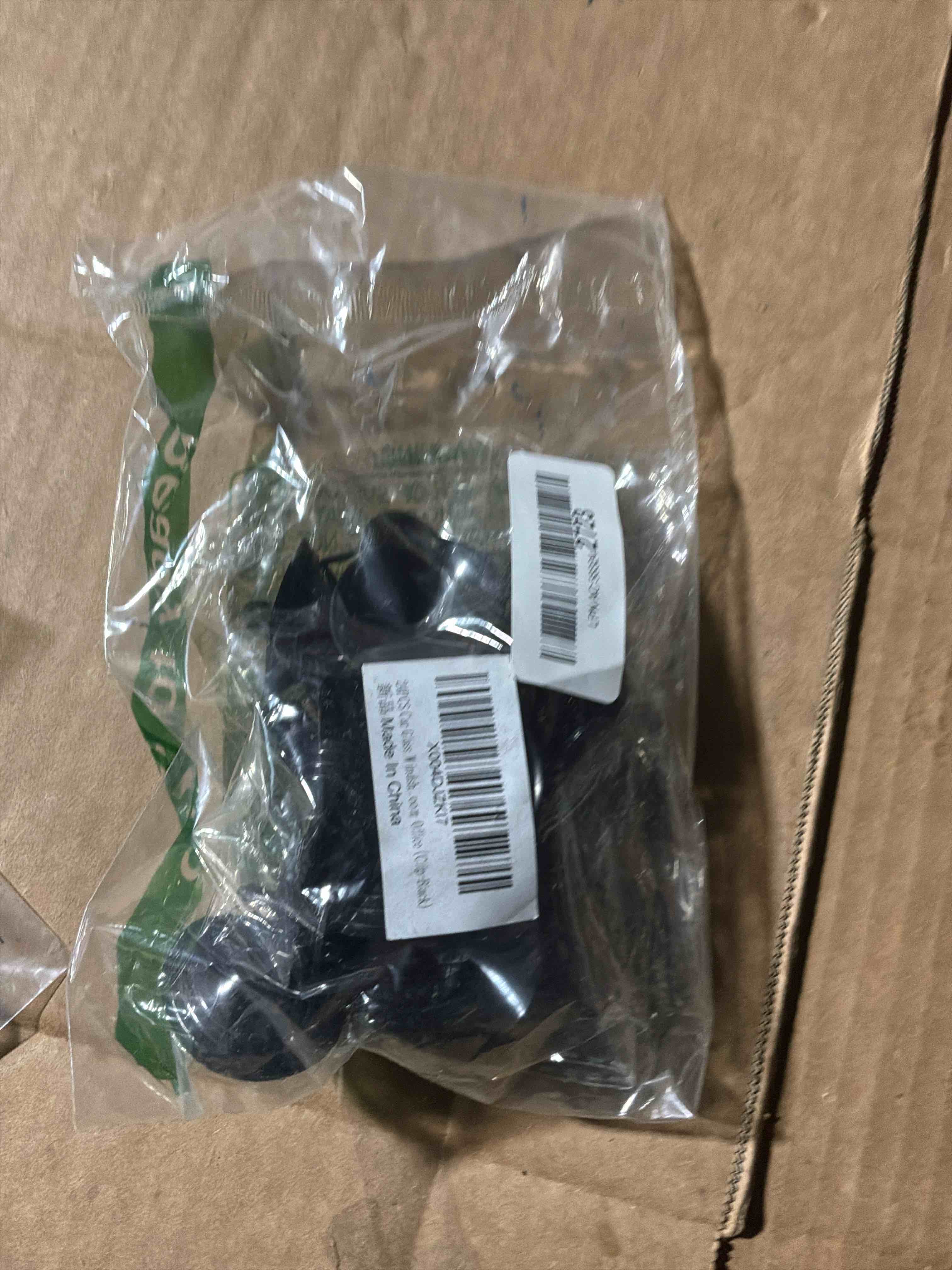 Condition photo showing New/Like New for 24PCS Car Glass Windshield Sunshade Suction Cups, PVC Sucker Window Shade Hooks, Pull Ring Sun Visor Adsorption Holder for Car Kitchen Bathroom Office (Clip-Black)