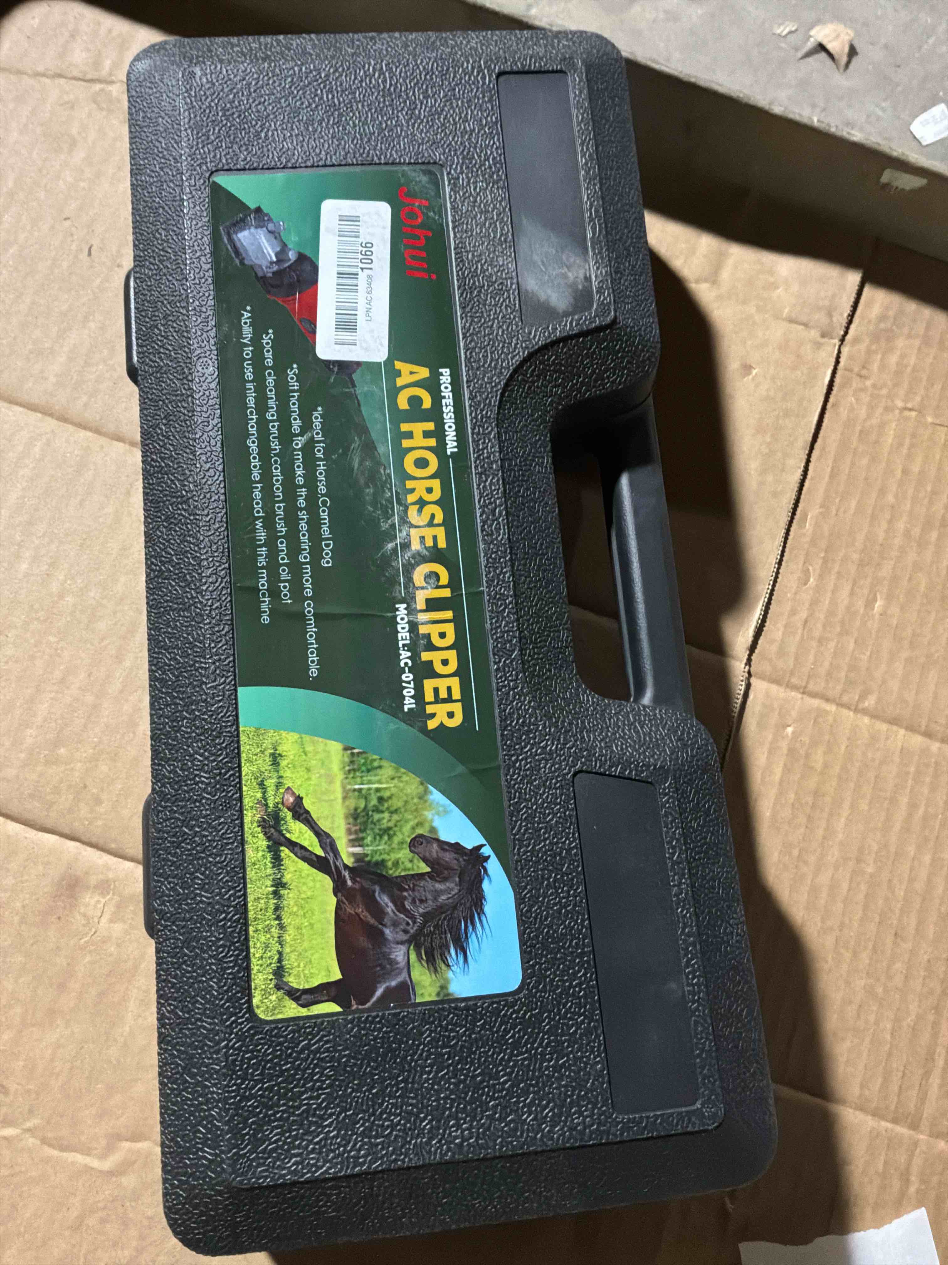 Lister WAHL Fusion Large Animal Clipper Fine Blade for Horses, Cattle, Goats, Alpacas & Livestock (258-40720) - Premium Cattle & Sheep Shears - Perfect for Show Hogs - Complete Shears Kit - Red Visit the Lister Store