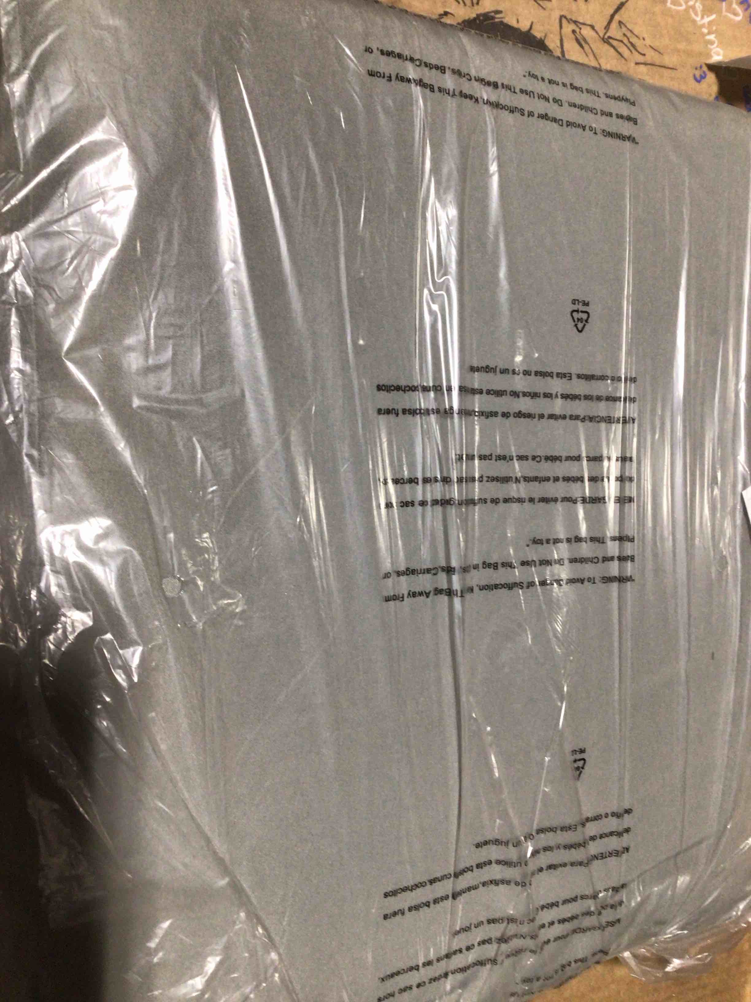 Condition photo showing New/Like New for square comfy gray seat pads 2 pack