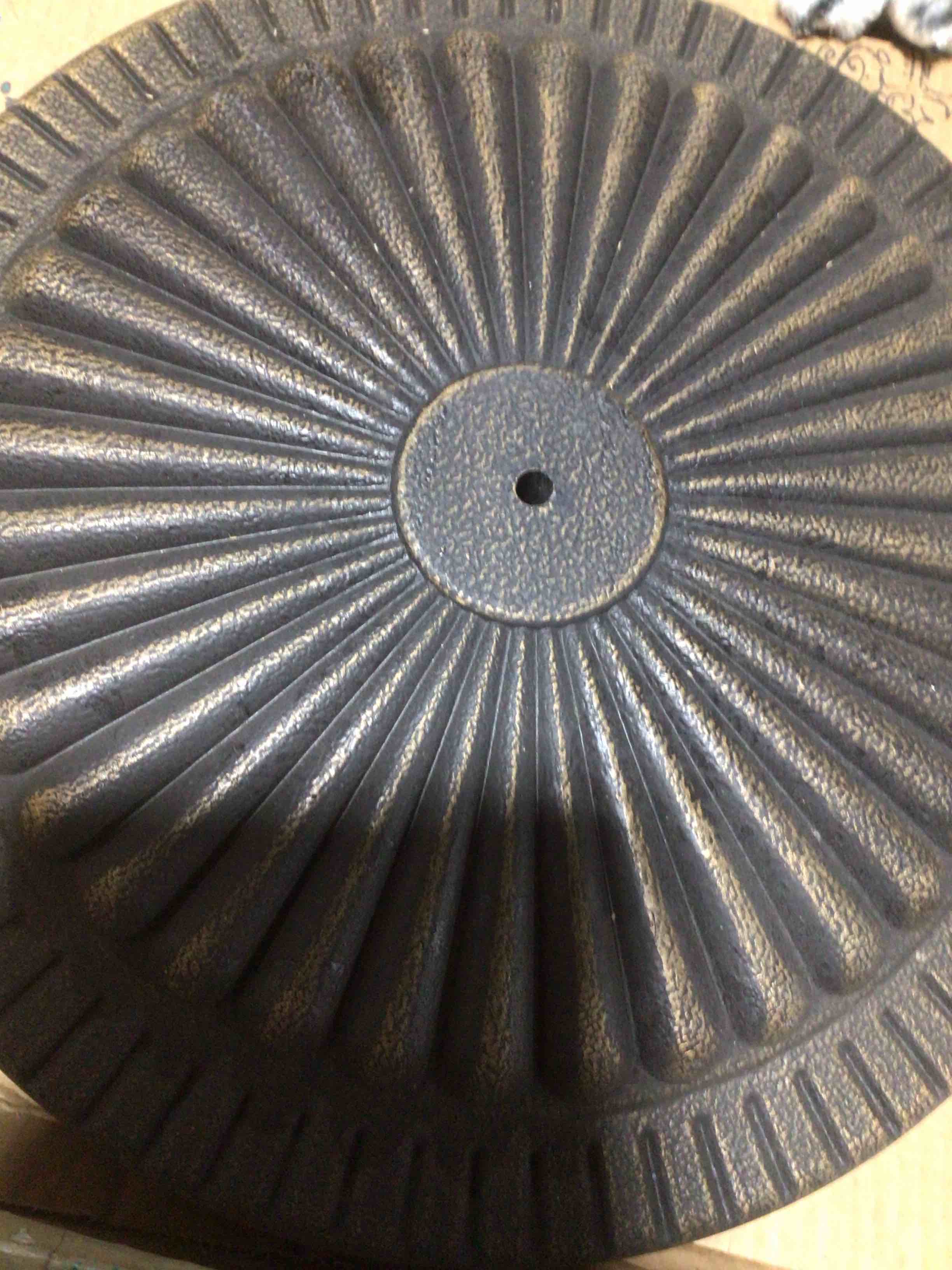 Condition photo showing New/Like New for heavy duty resin patio umbrella base (bronze textured finish) 