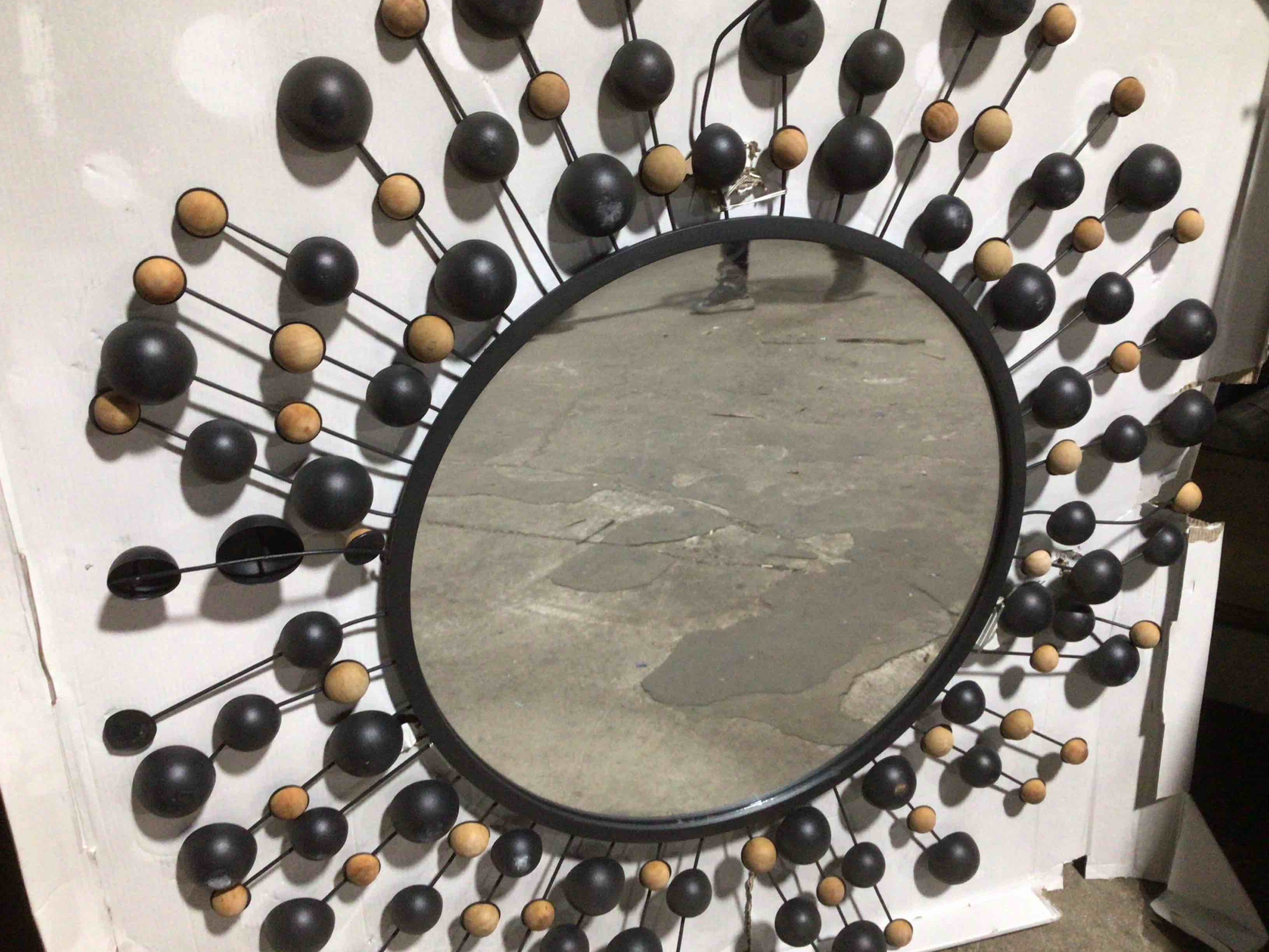 Condition photo showing New/Like New for sunburst wall mirror 