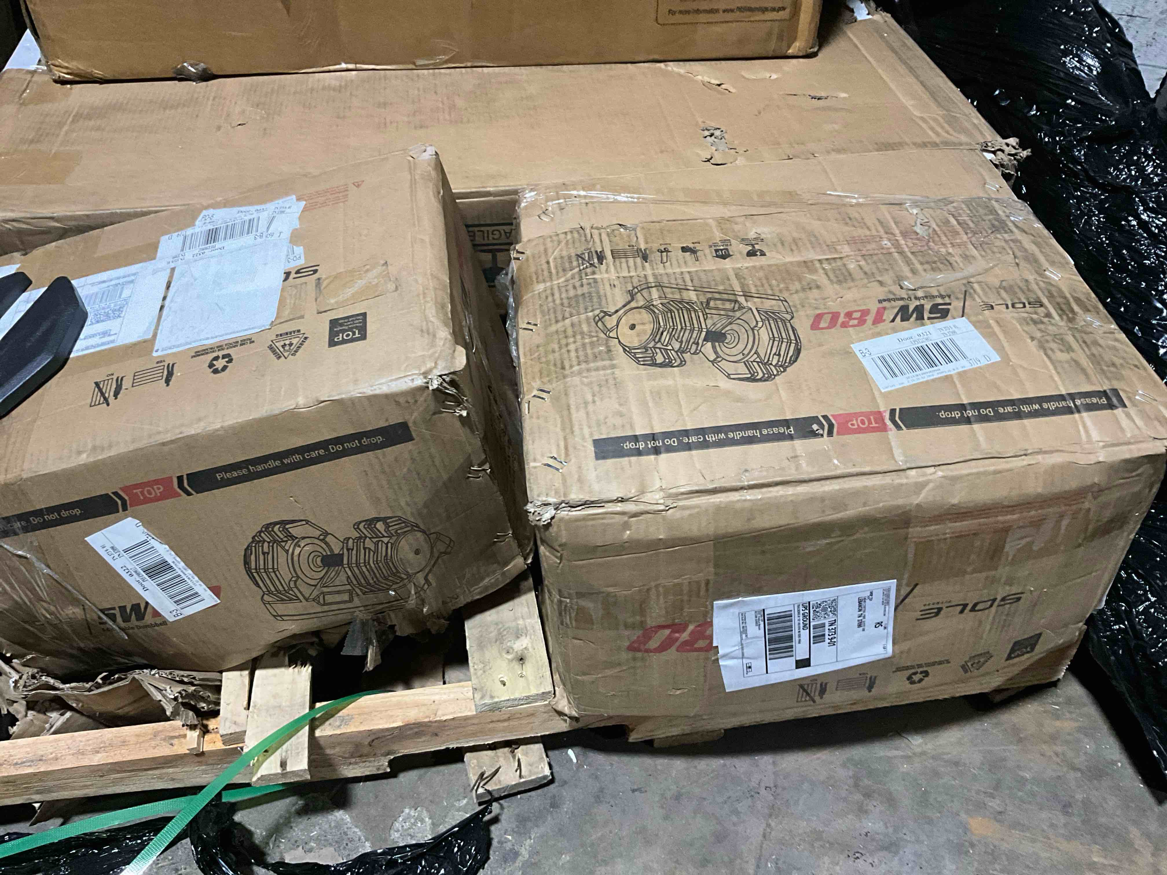 Condition photo showing Good Condition for SOLE Fitness Adjustable Dumbbells (set of 2) SW180, Versatile Space-Saving Equipment - Adjustable Weights from 5lbs to 80lbs - Tone and Strengthen